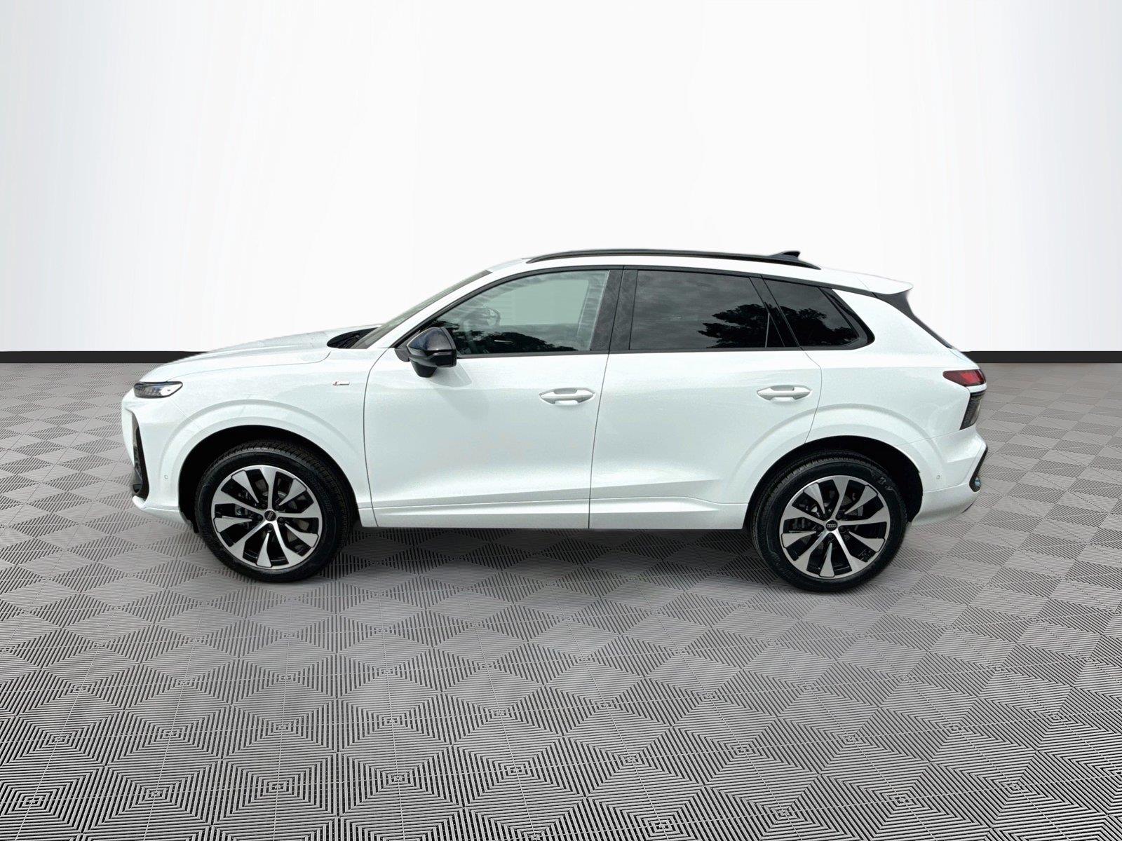 2026 Audi Q3 S line