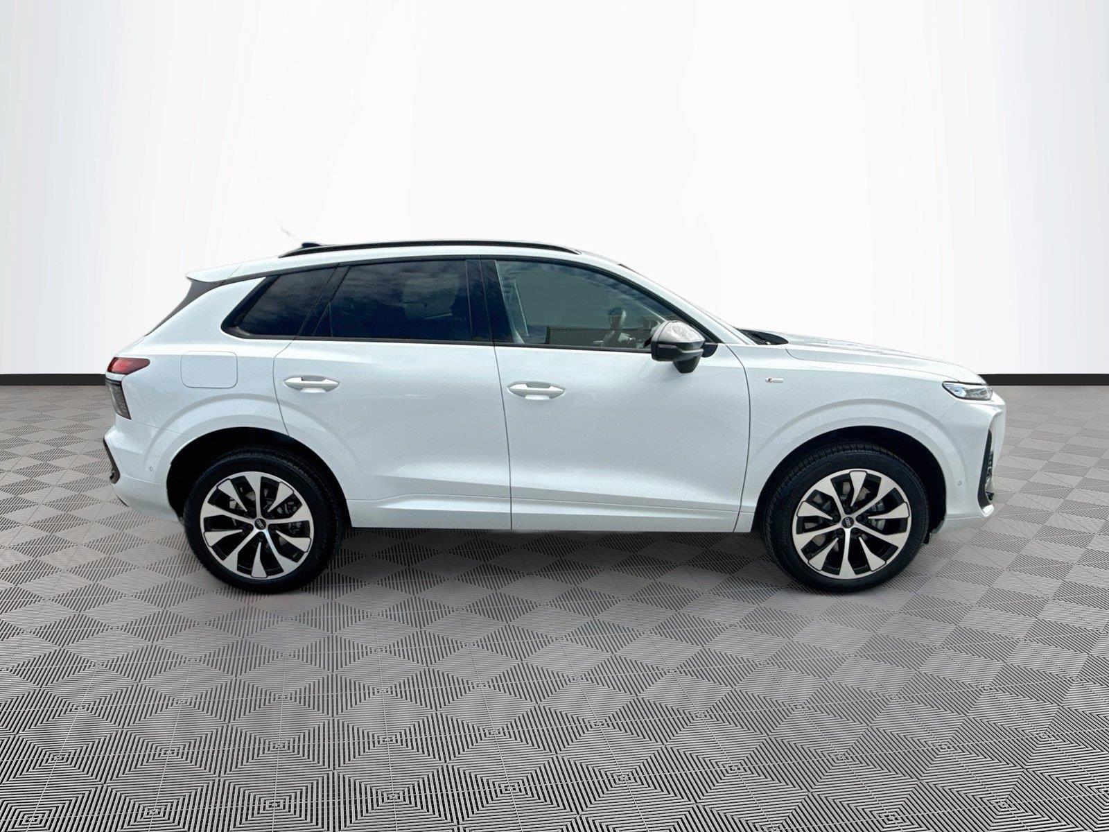 2026 Audi Q3 S line