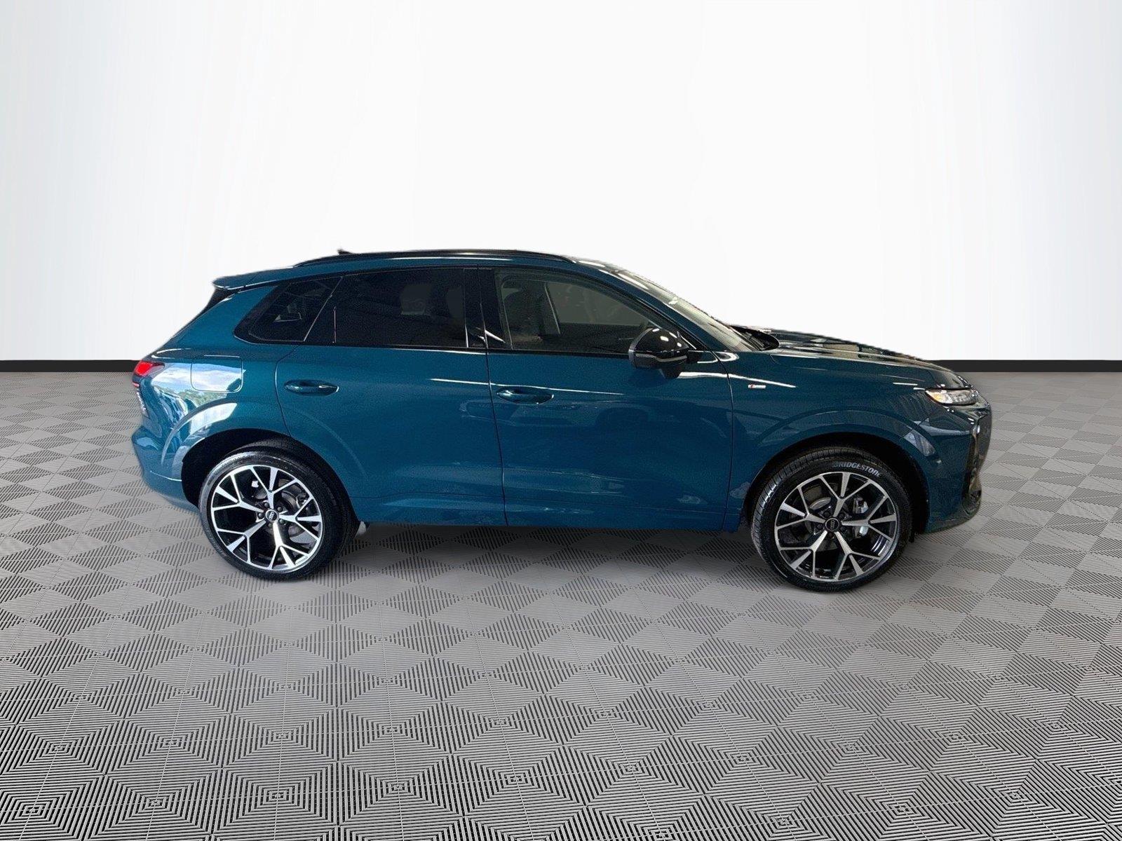 2026 Audi Q3 S line