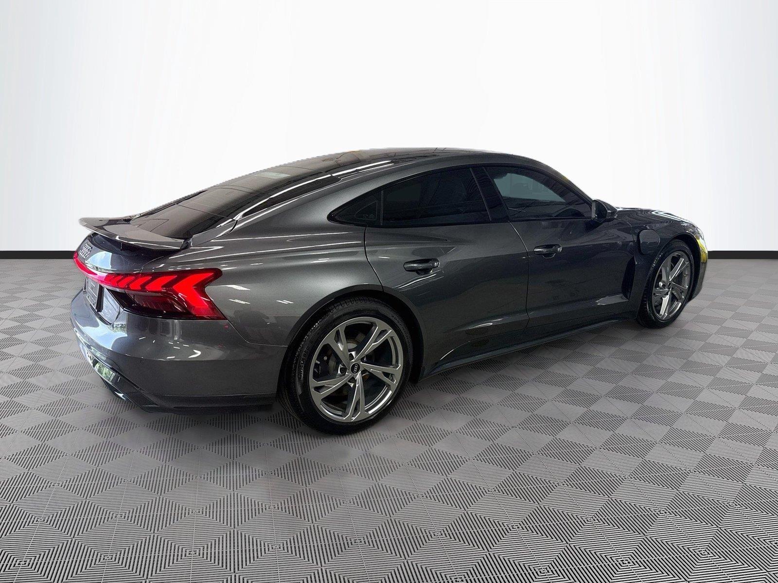 2022 Audi e-tron GT Premium Plus