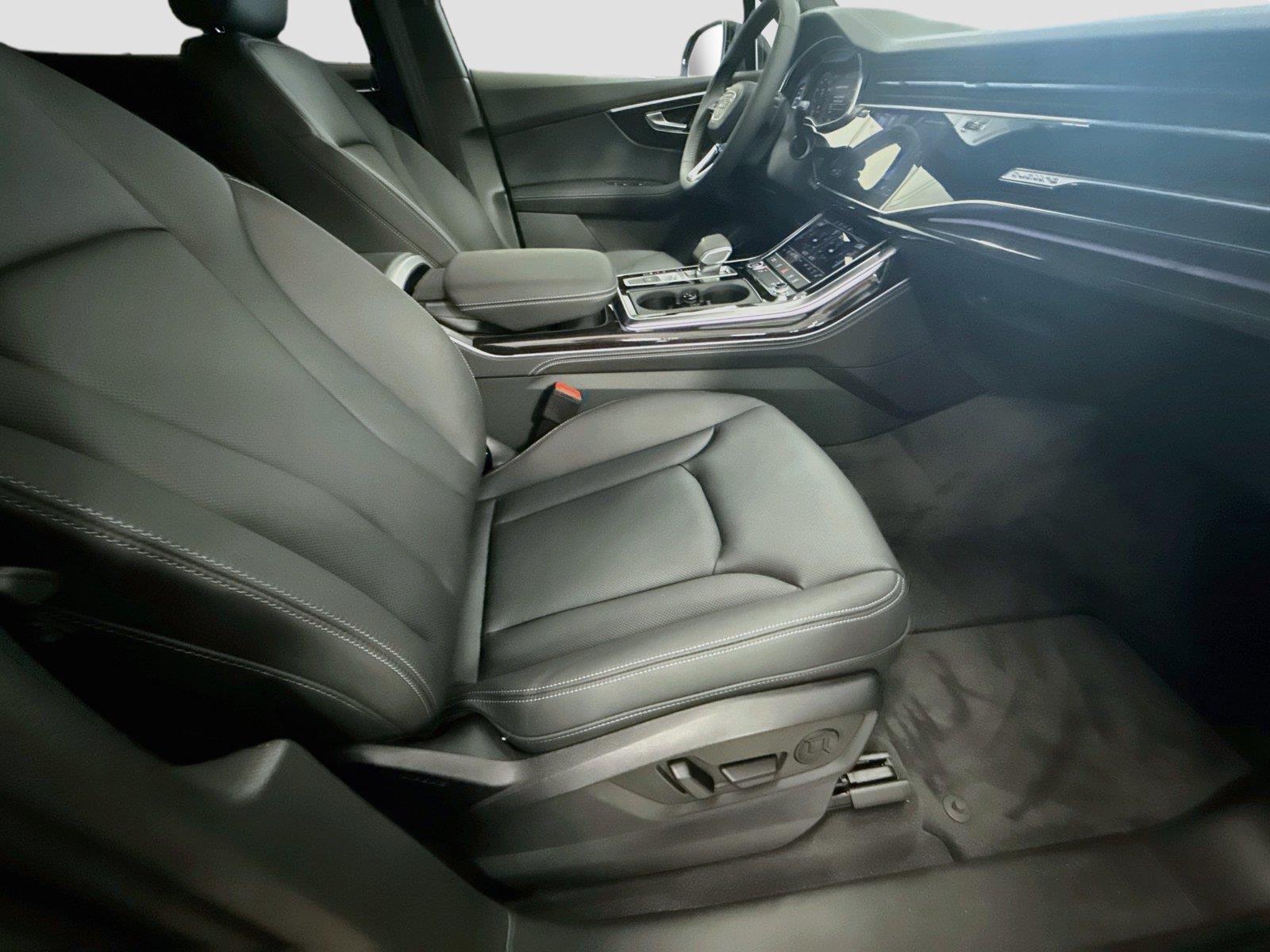 2026 Audi Q7 Premium Plus