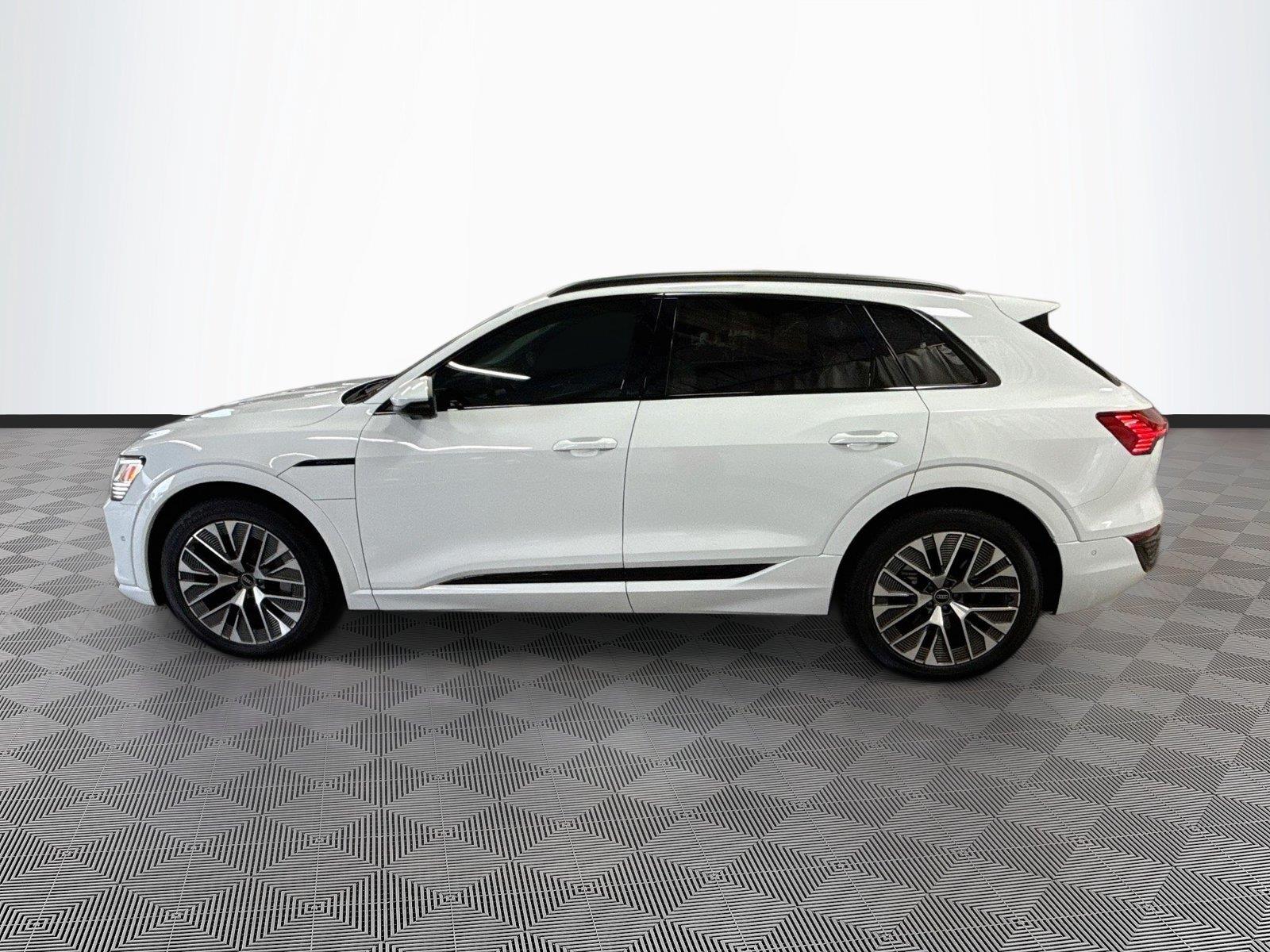 2024 Audi Q8 e-tron Premium Plus