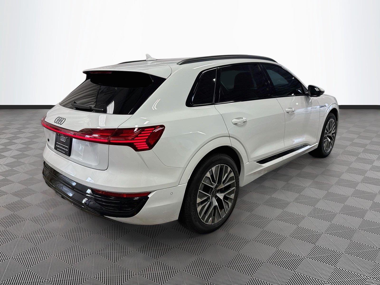 2024 Audi Q8 e-tron Premium Plus