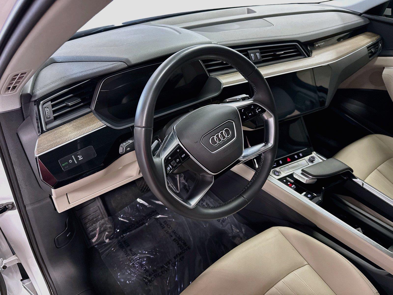 2024 Audi Q8 e-tron Premium Plus