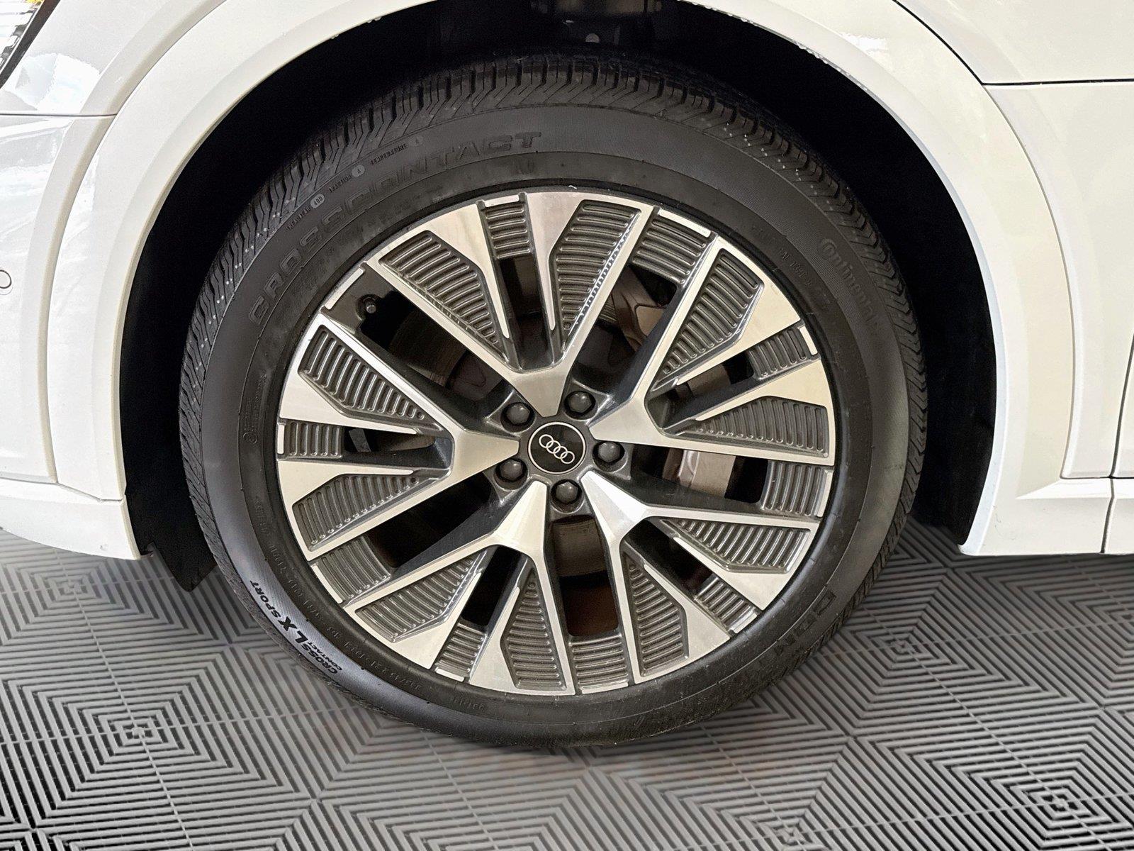 2024 Audi Q8 e-tron Premium Plus