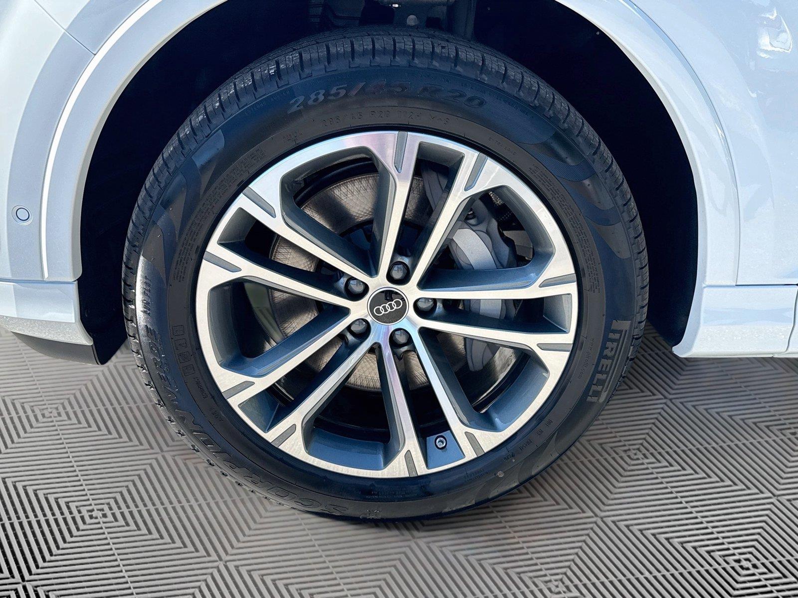 2026 Audi Q7 Premium