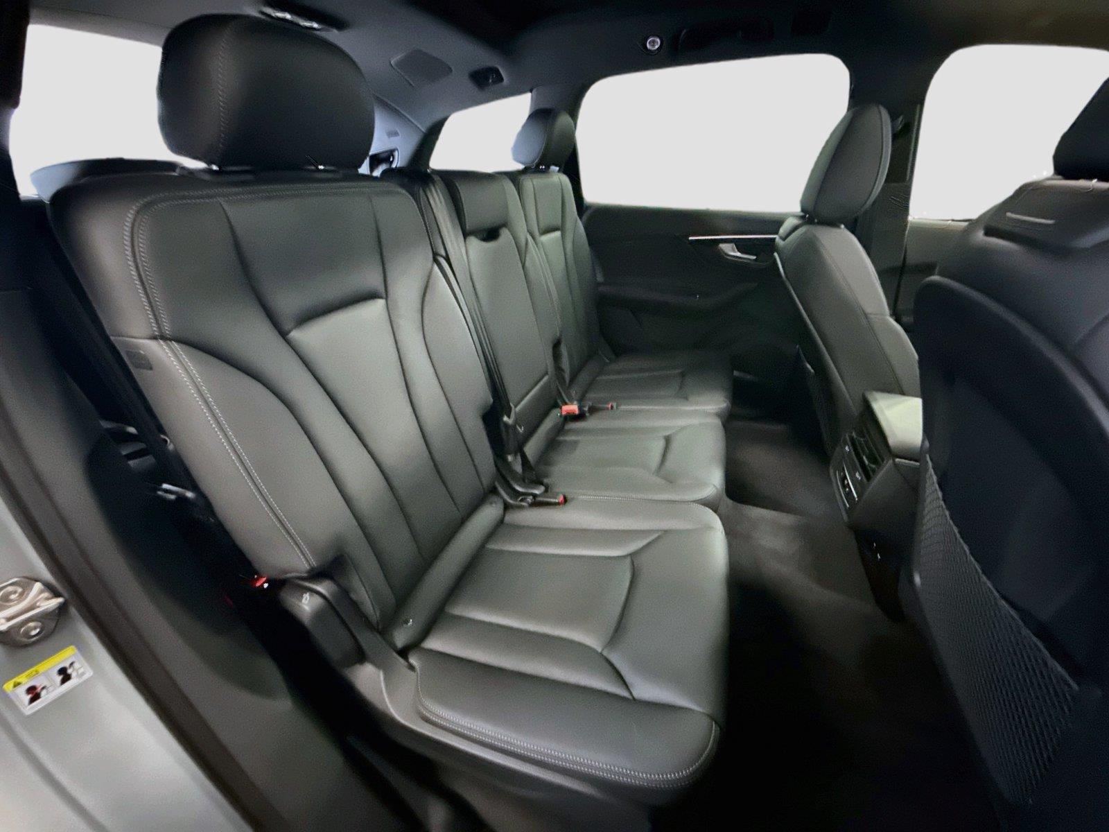 2026 Audi Q7 Premium
