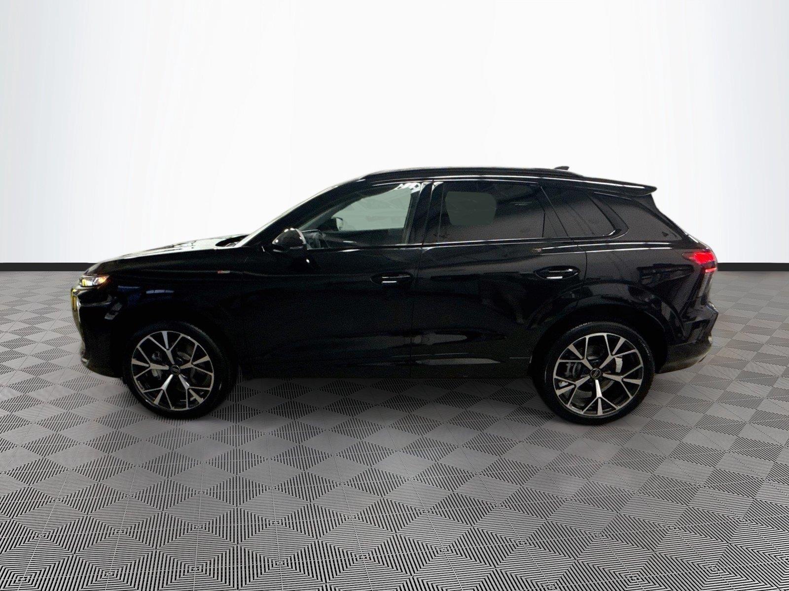 2026 Audi Q3 S line