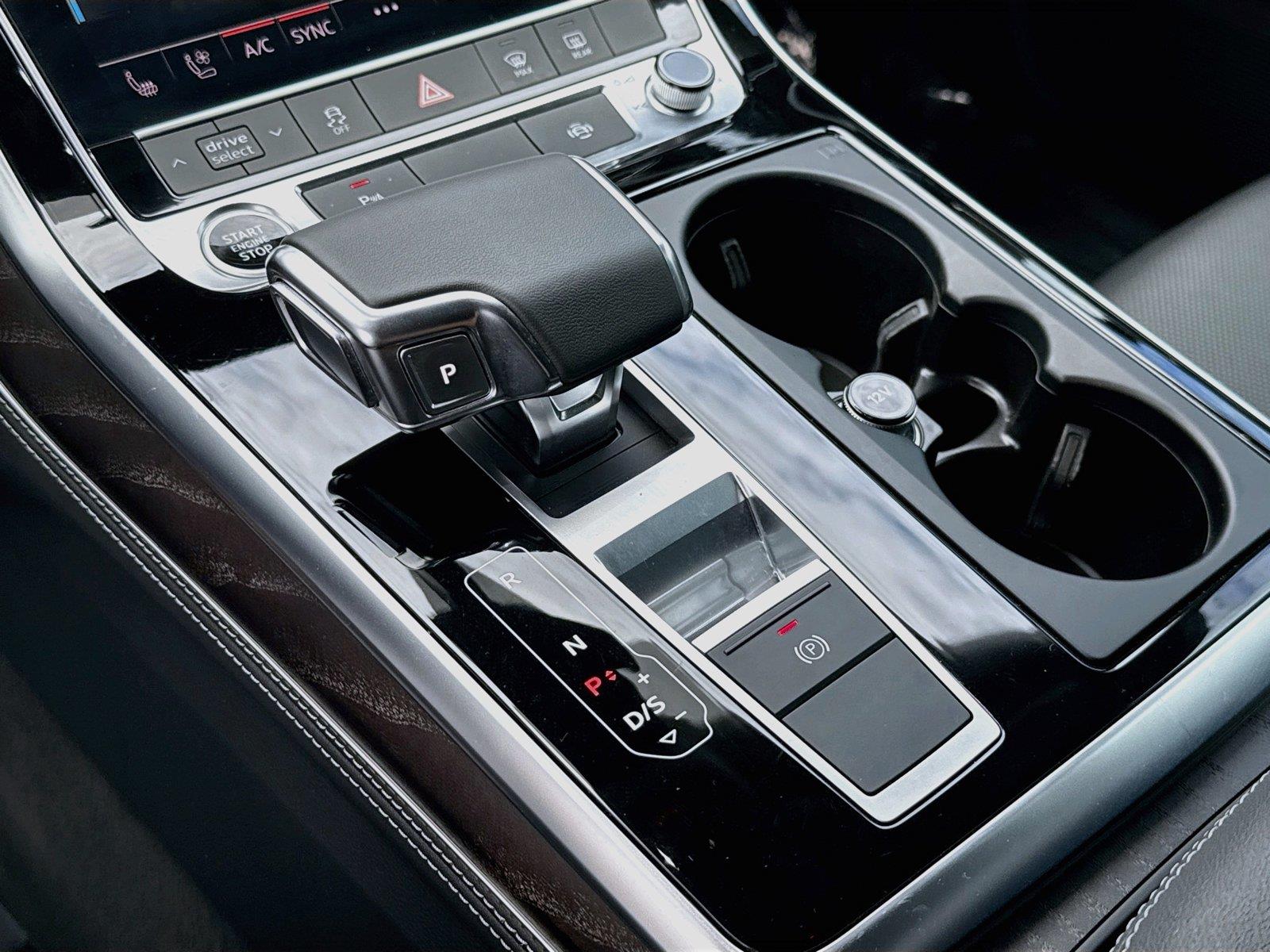 2023 AUDI Q8