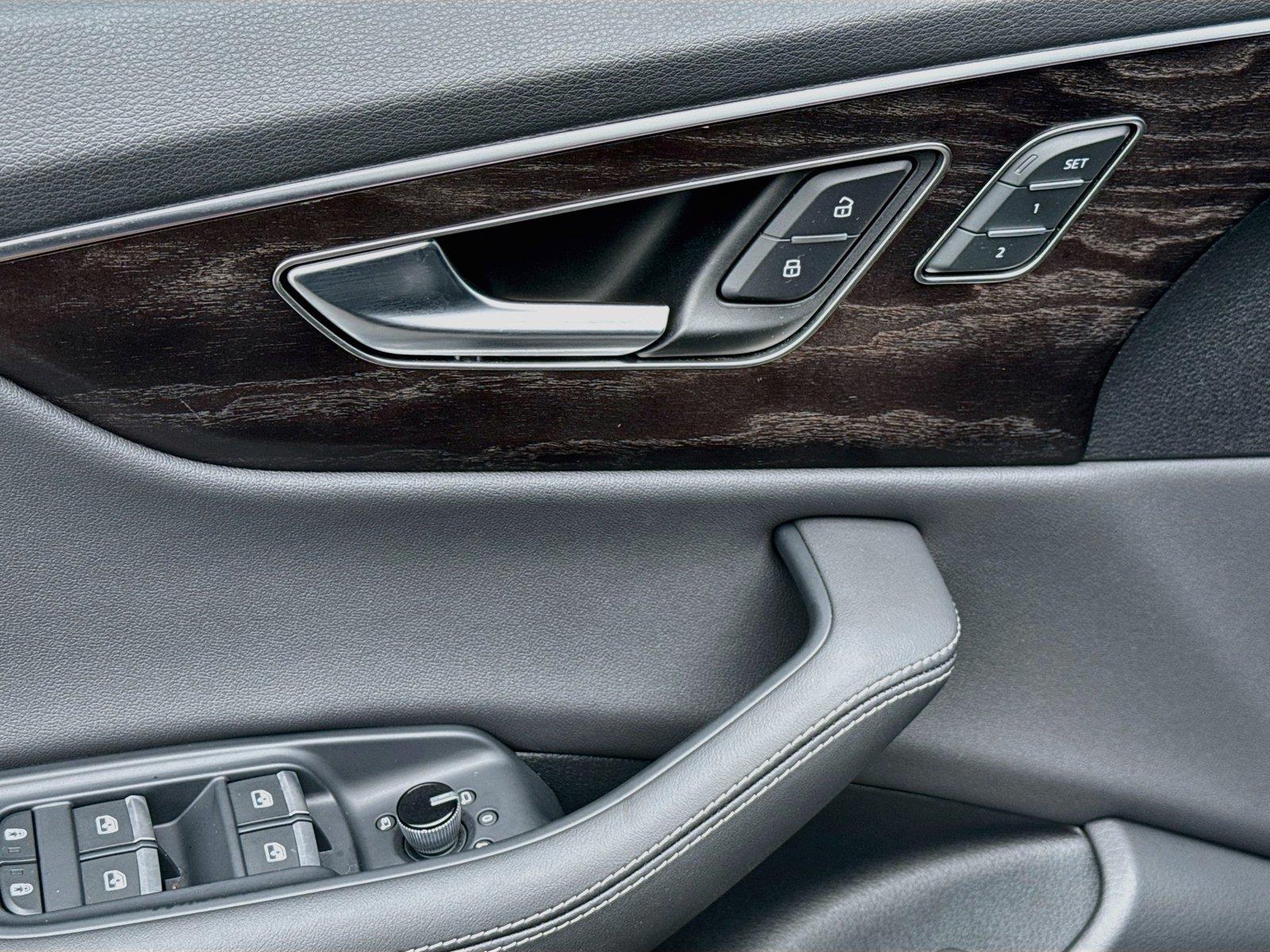 2023 AUDI Q8