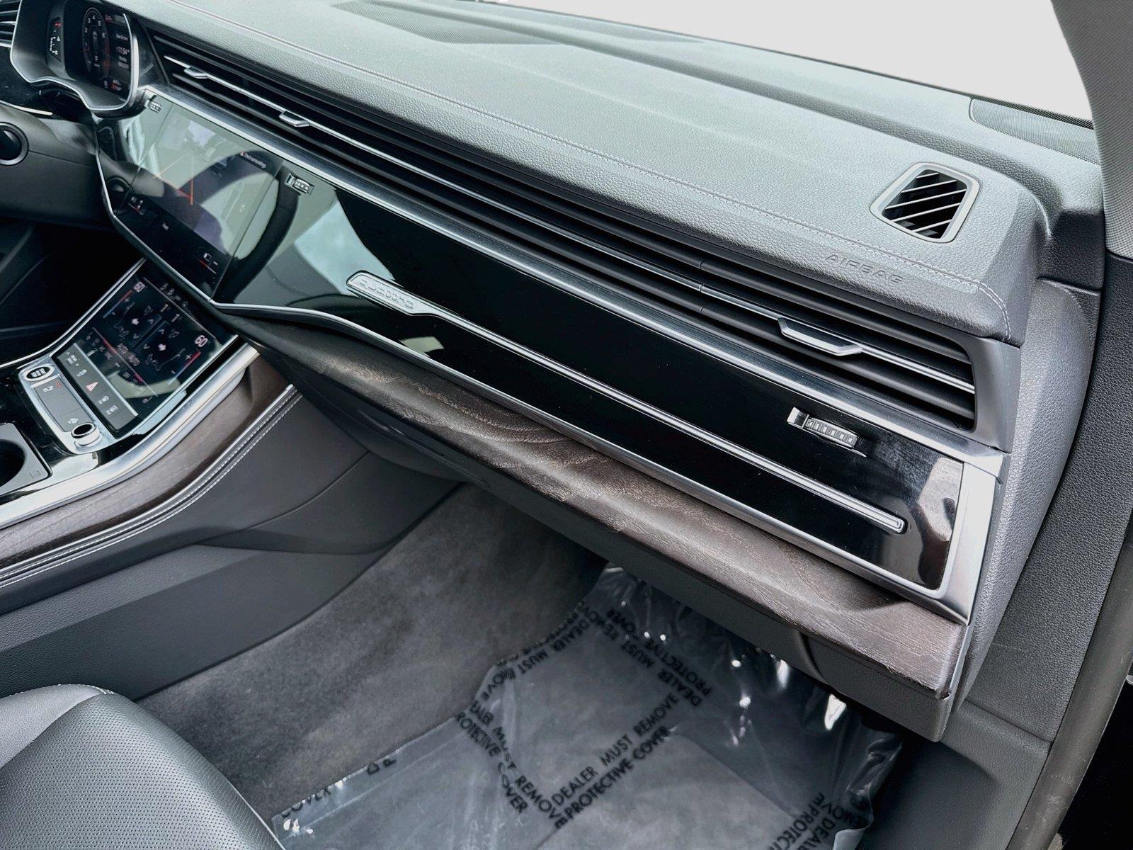 2023 AUDI Q8