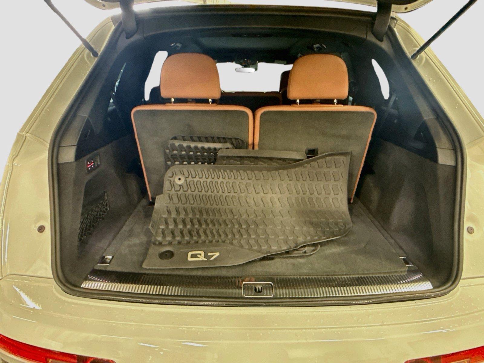 2020 Audi Q7 Premium Plus