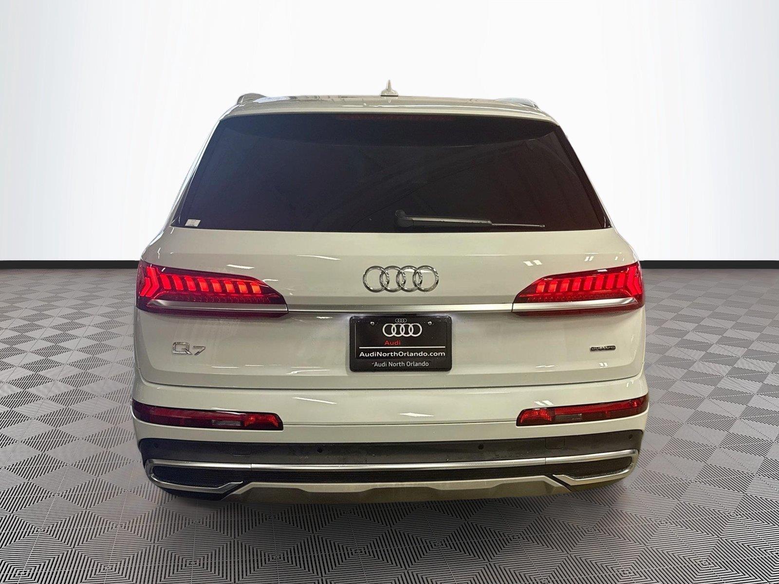 2020 Audi Q7 Premium Plus