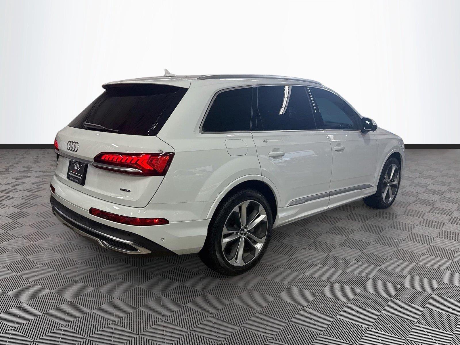 2020 Audi Q7 Premium Plus