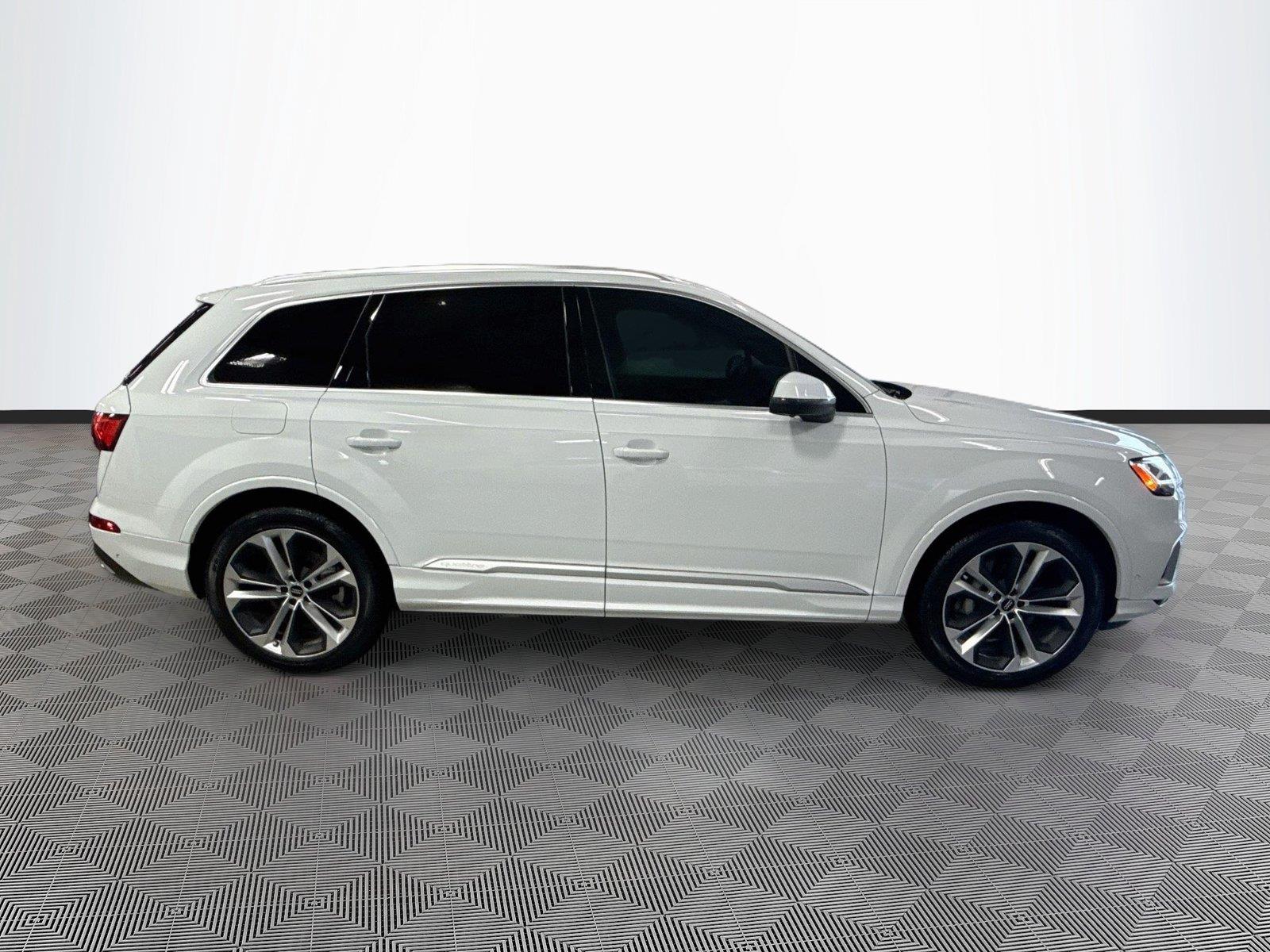 2020 Audi Q7 Premium Plus