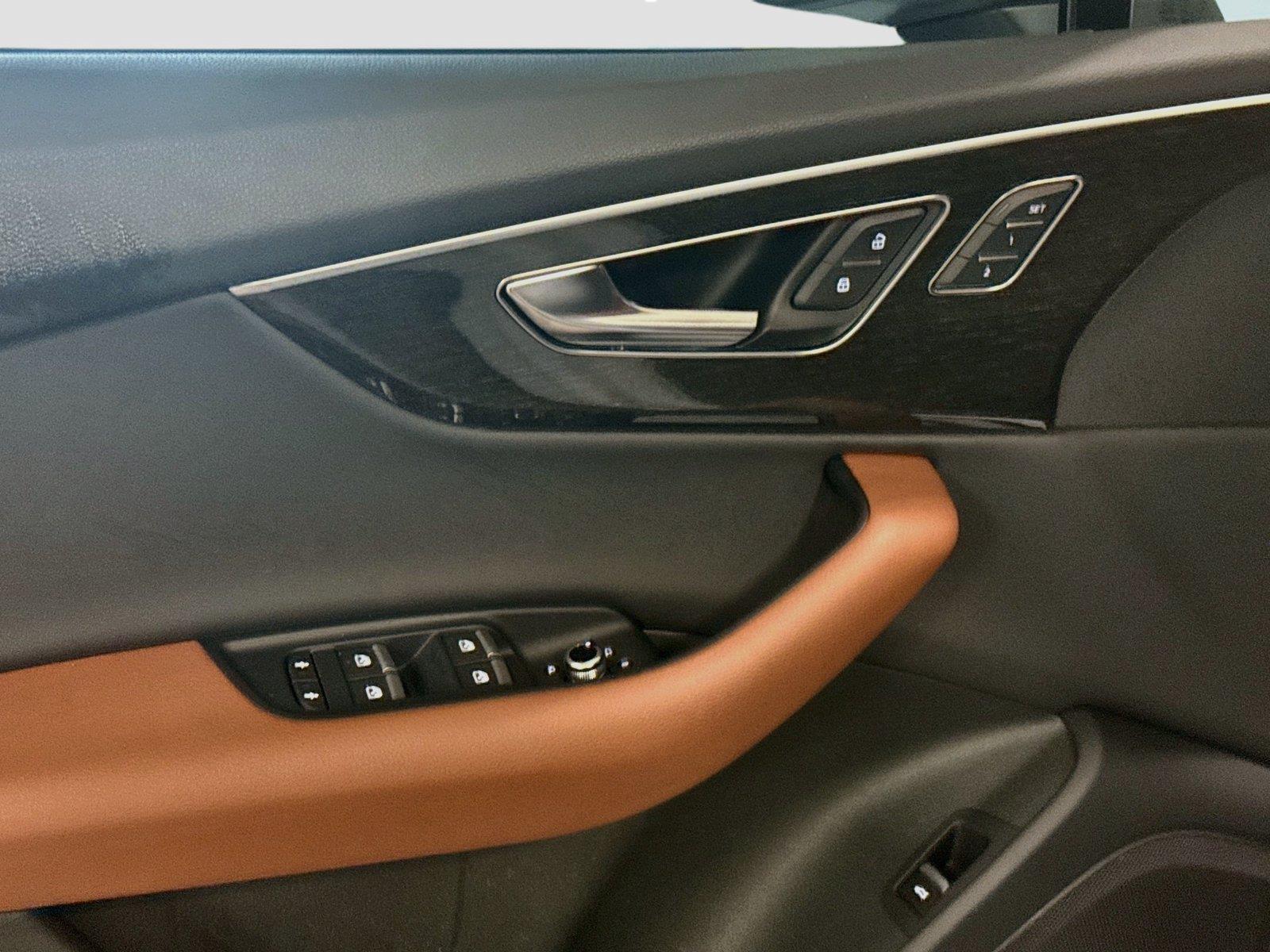 2020 Audi Q7 Premium Plus