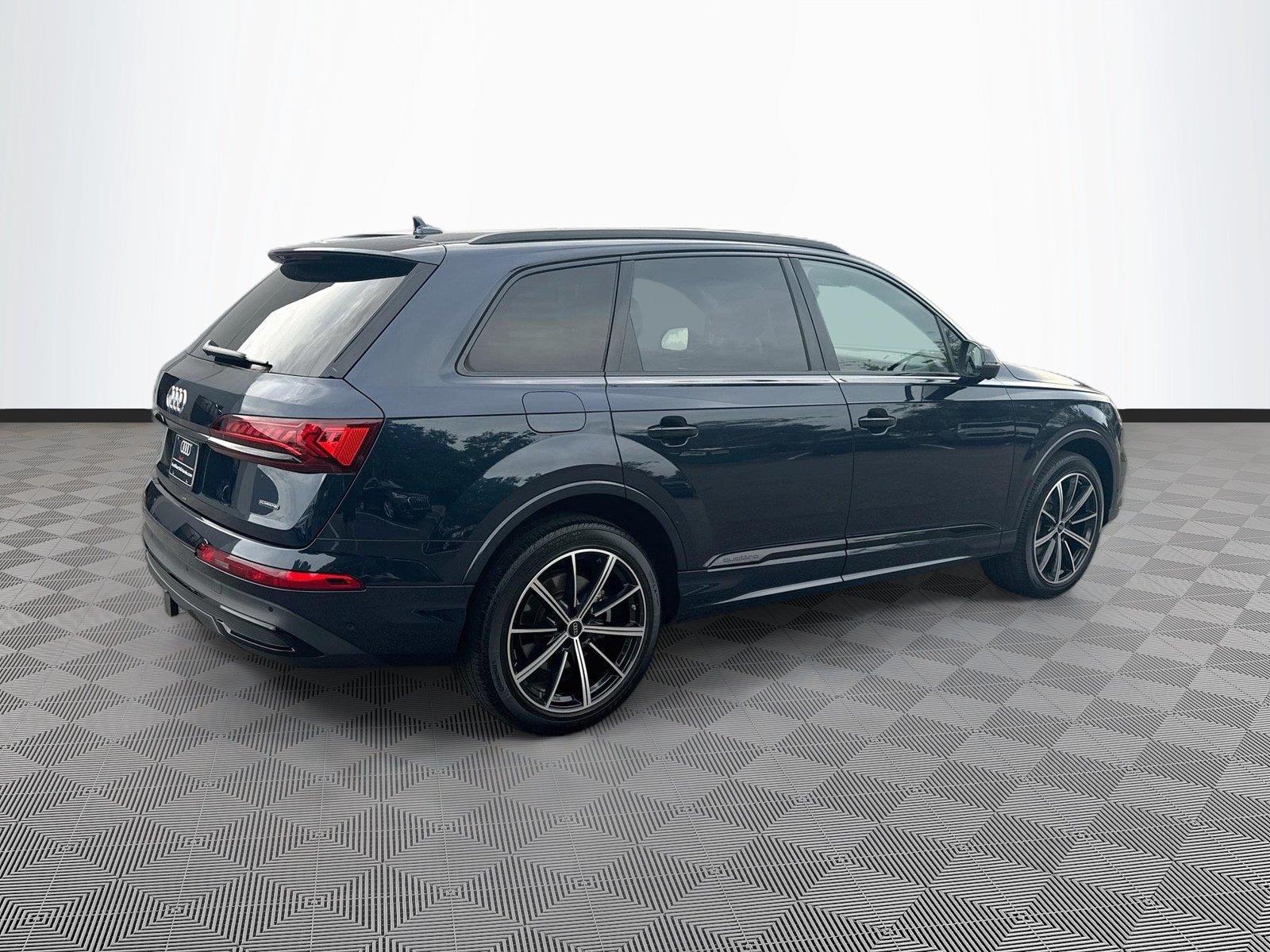 2023 Audi Q7 Premium Plus