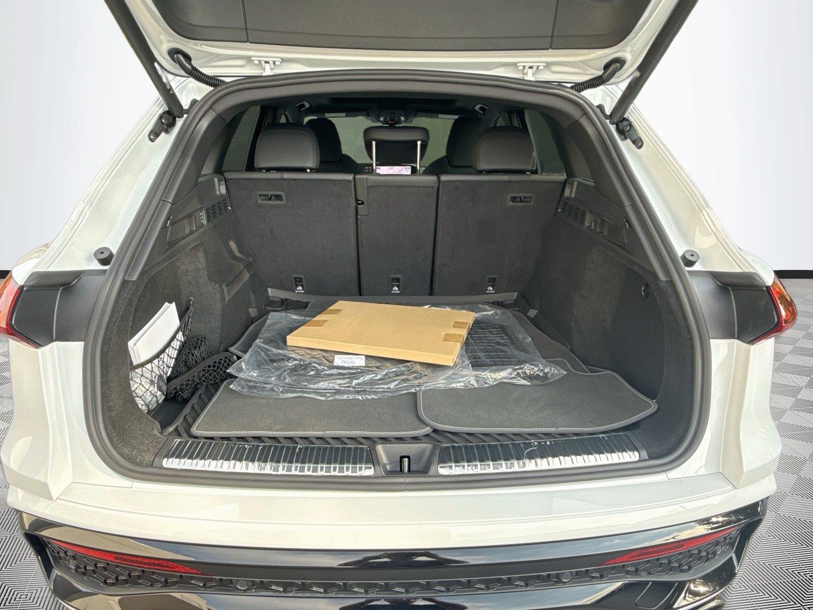 2026 Audi SQ5 Premium Plus