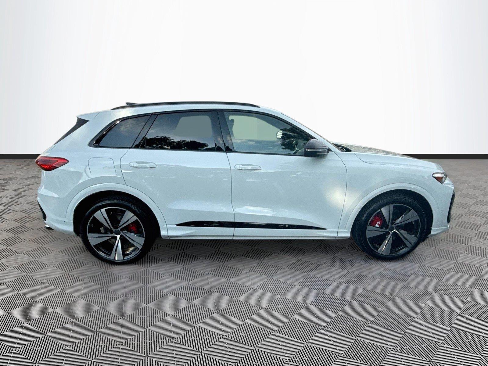 2026 Audi SQ5 Premium Plus
