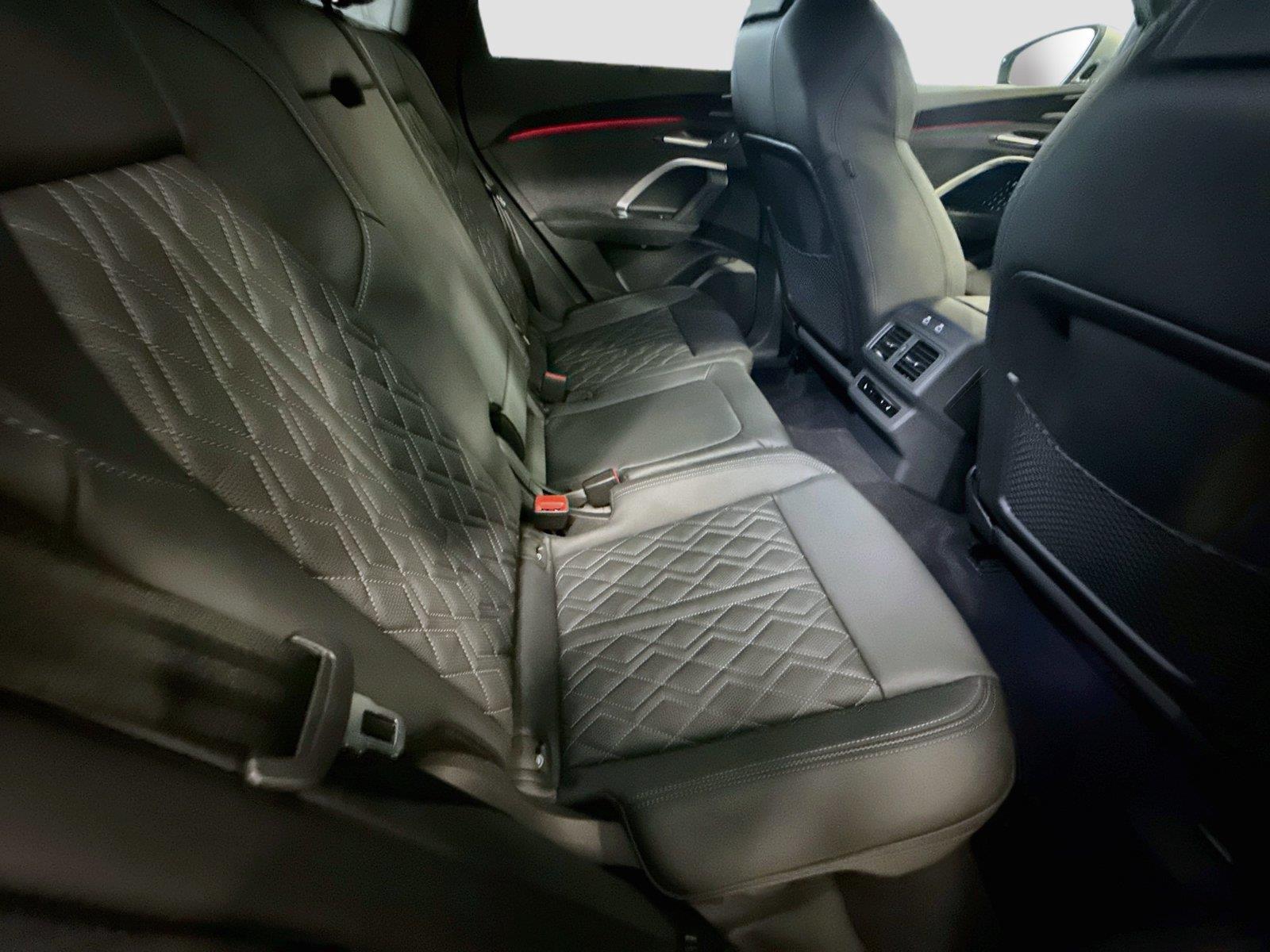2026 Audi SQ5 Prestige