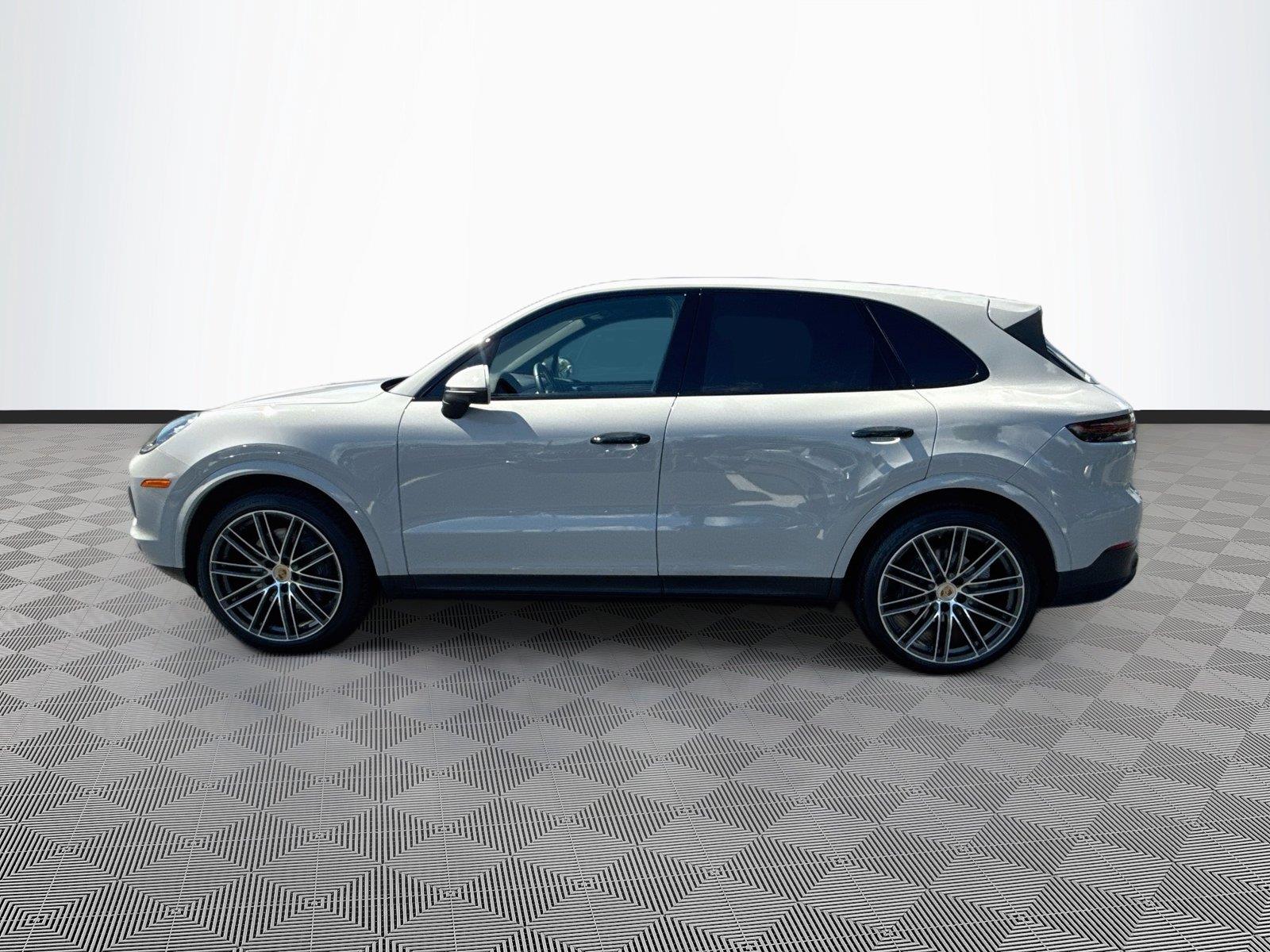 2023 Porsche Cayenne Platinum Edition