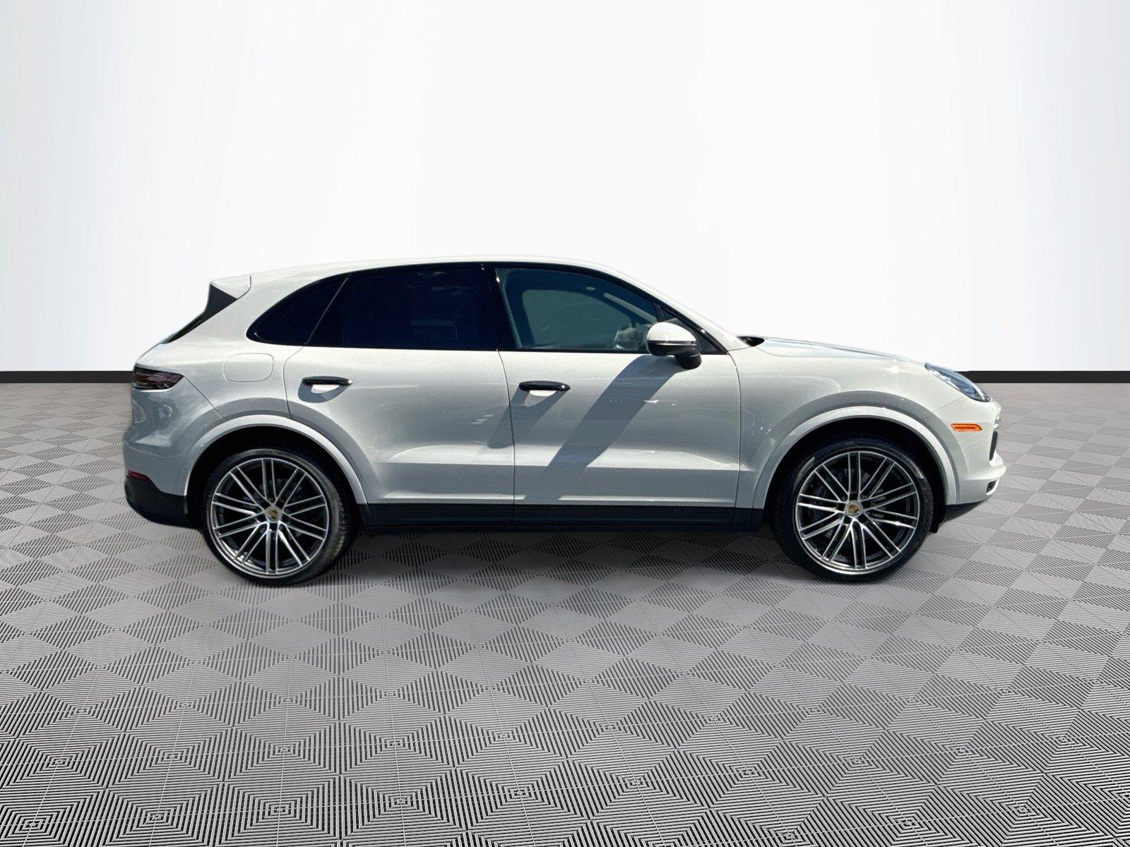 2023 Porsche Cayenne Platinum Edition