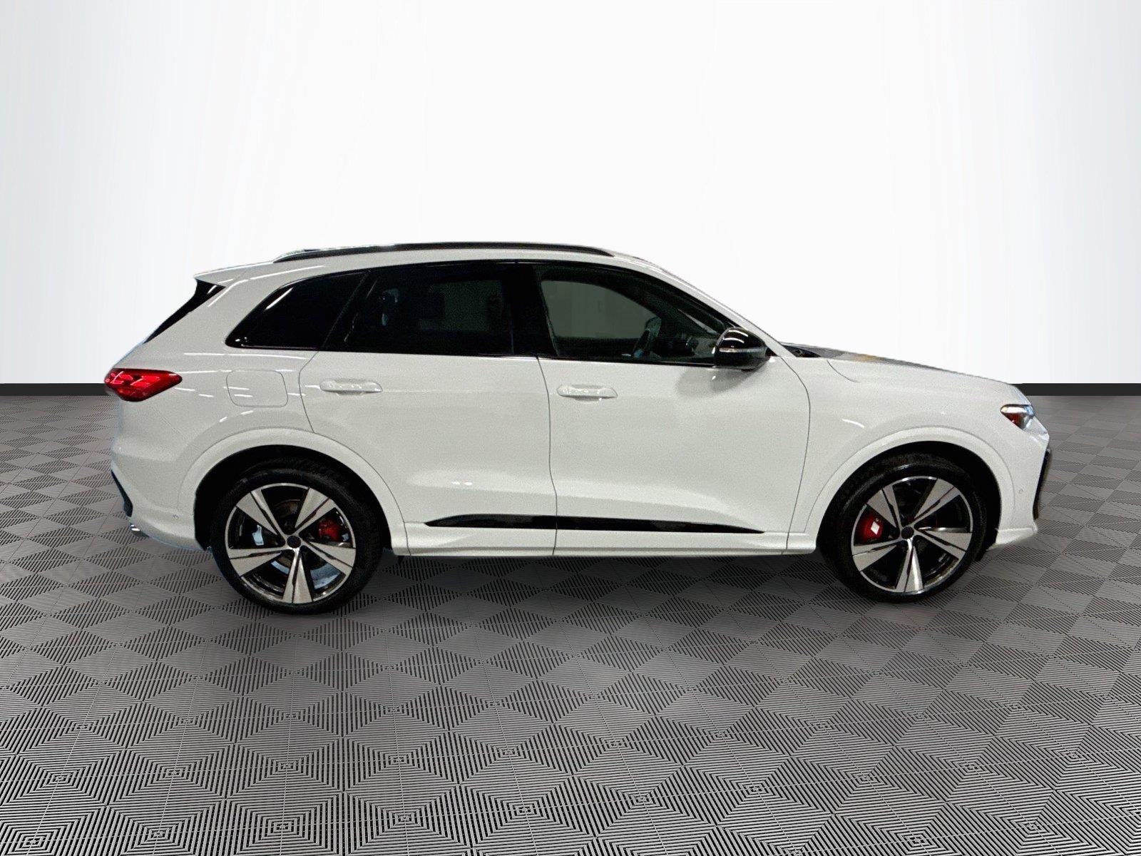 2026 Audi SQ5 Premium Plus