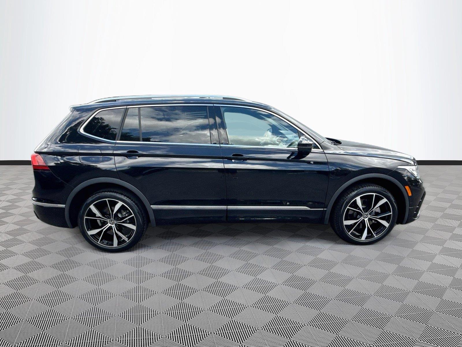 2024 Volkswagen Tiguan SEL R-Line