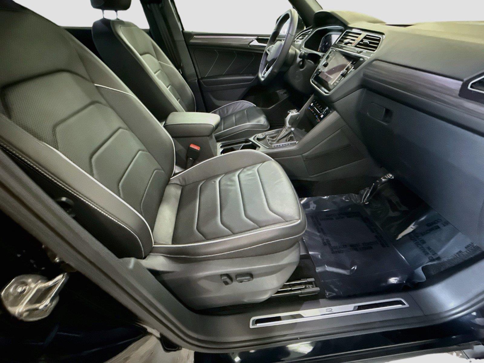 2024 Volkswagen Tiguan SEL R-Line