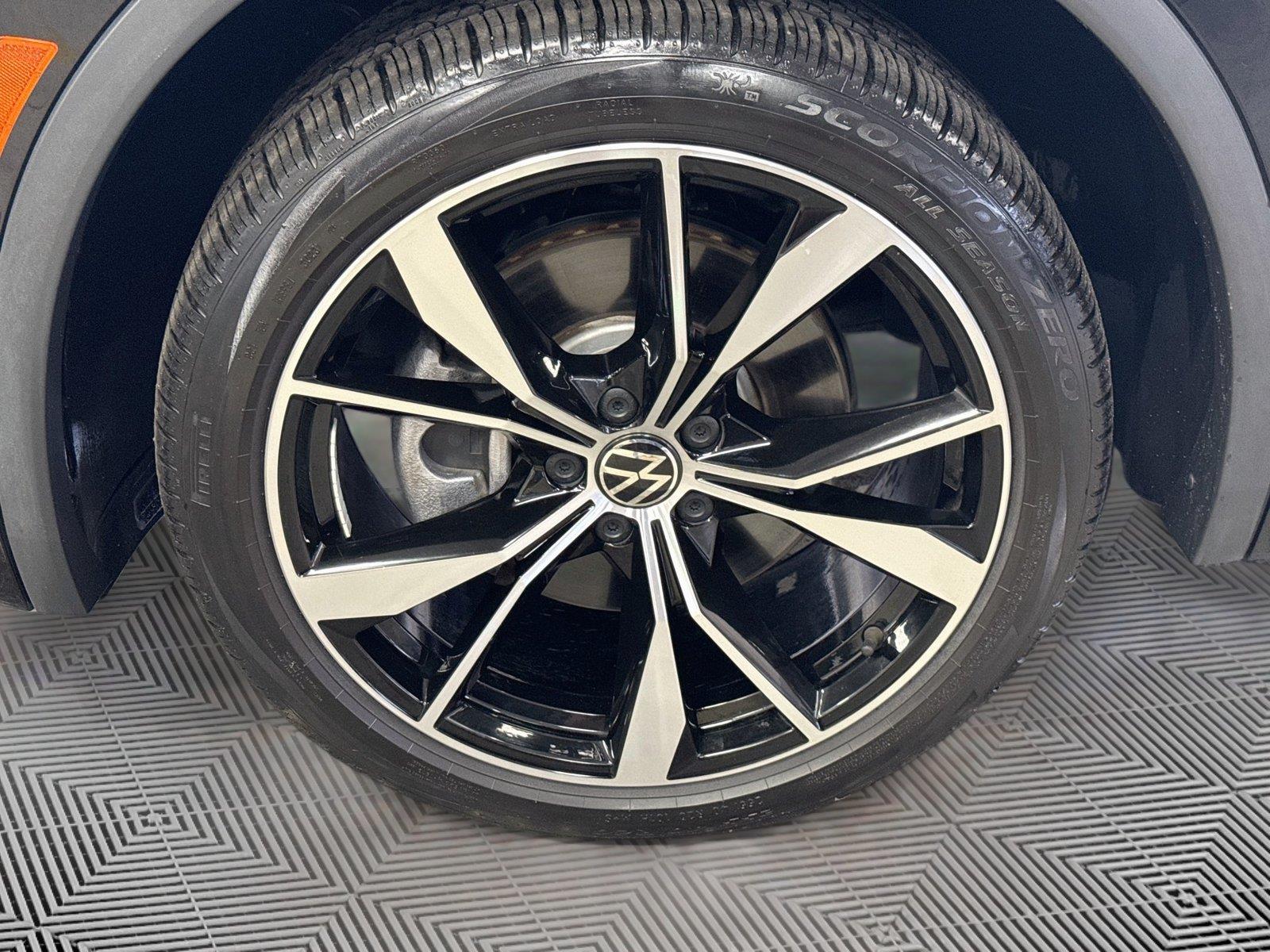 2024 Volkswagen Tiguan SEL R-Line