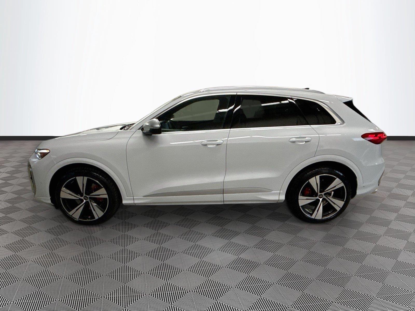 2026 Audi SQ5 Premium Plus
