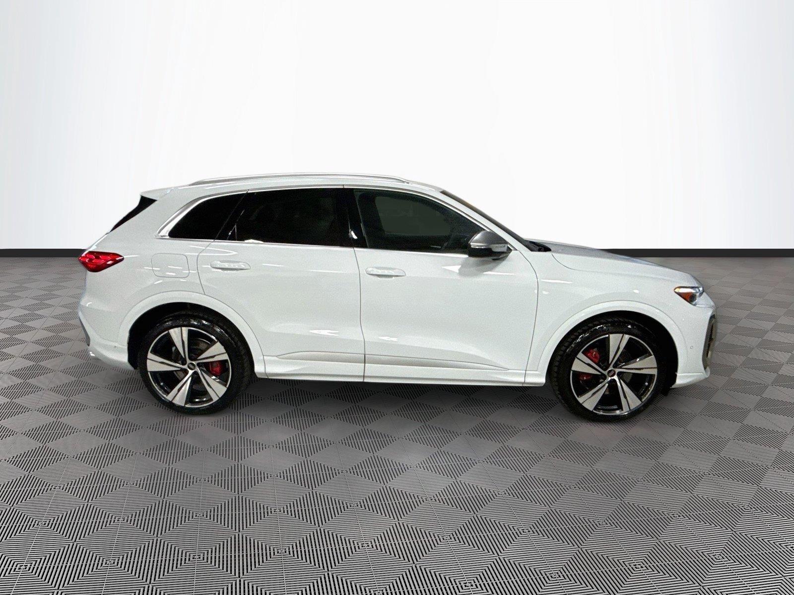 2026 Audi SQ5 Premium Plus