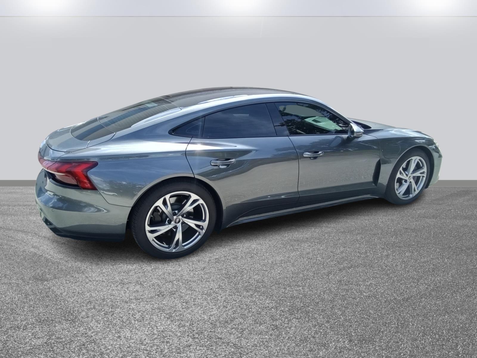 2022 Audi e-tron GT Premium Plus photo 4