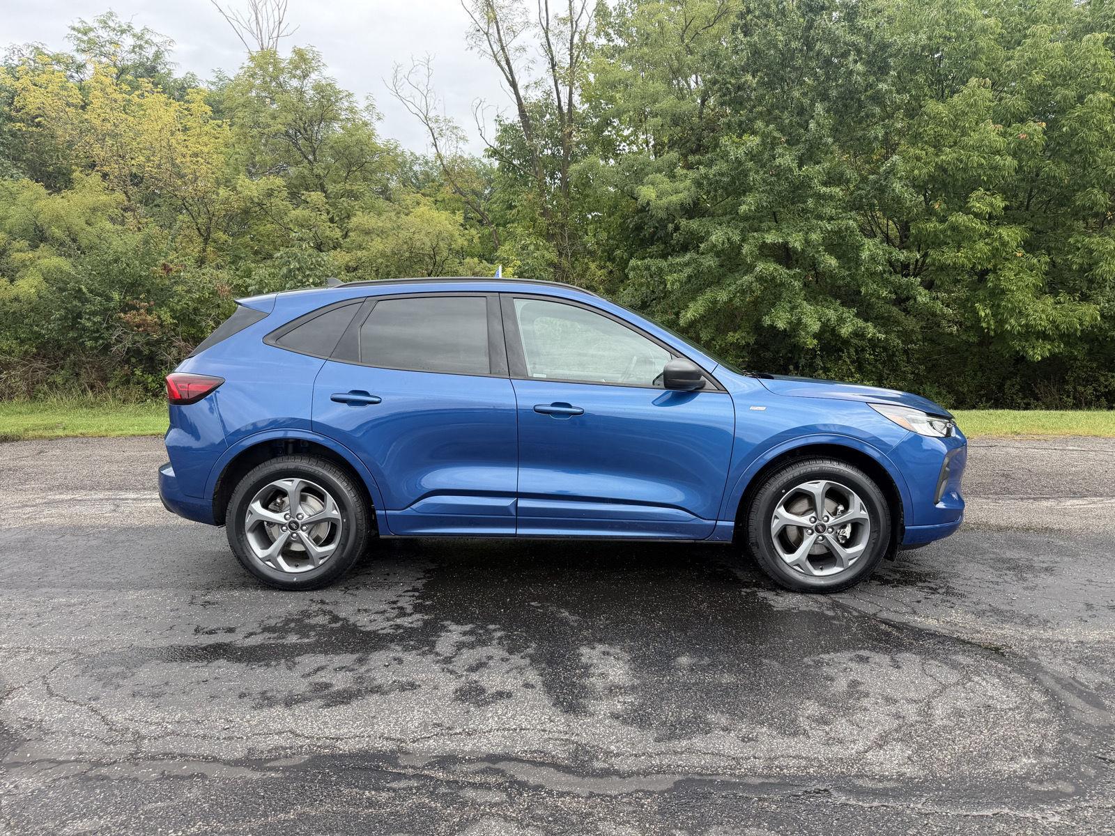 2023 Atlas Blue Metallic Ford Escape ST-Line AWD SUV