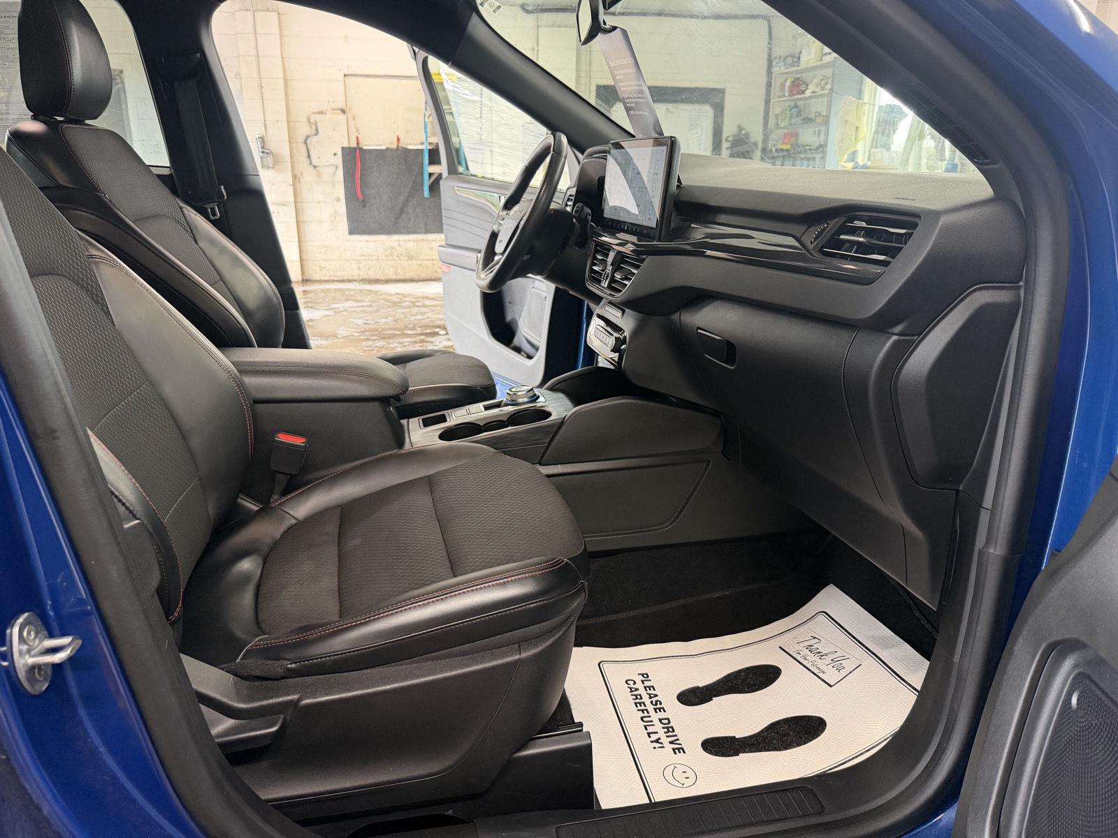 2023 Atlas Blue Metallic Ford Escape ST-Line AWD SUV