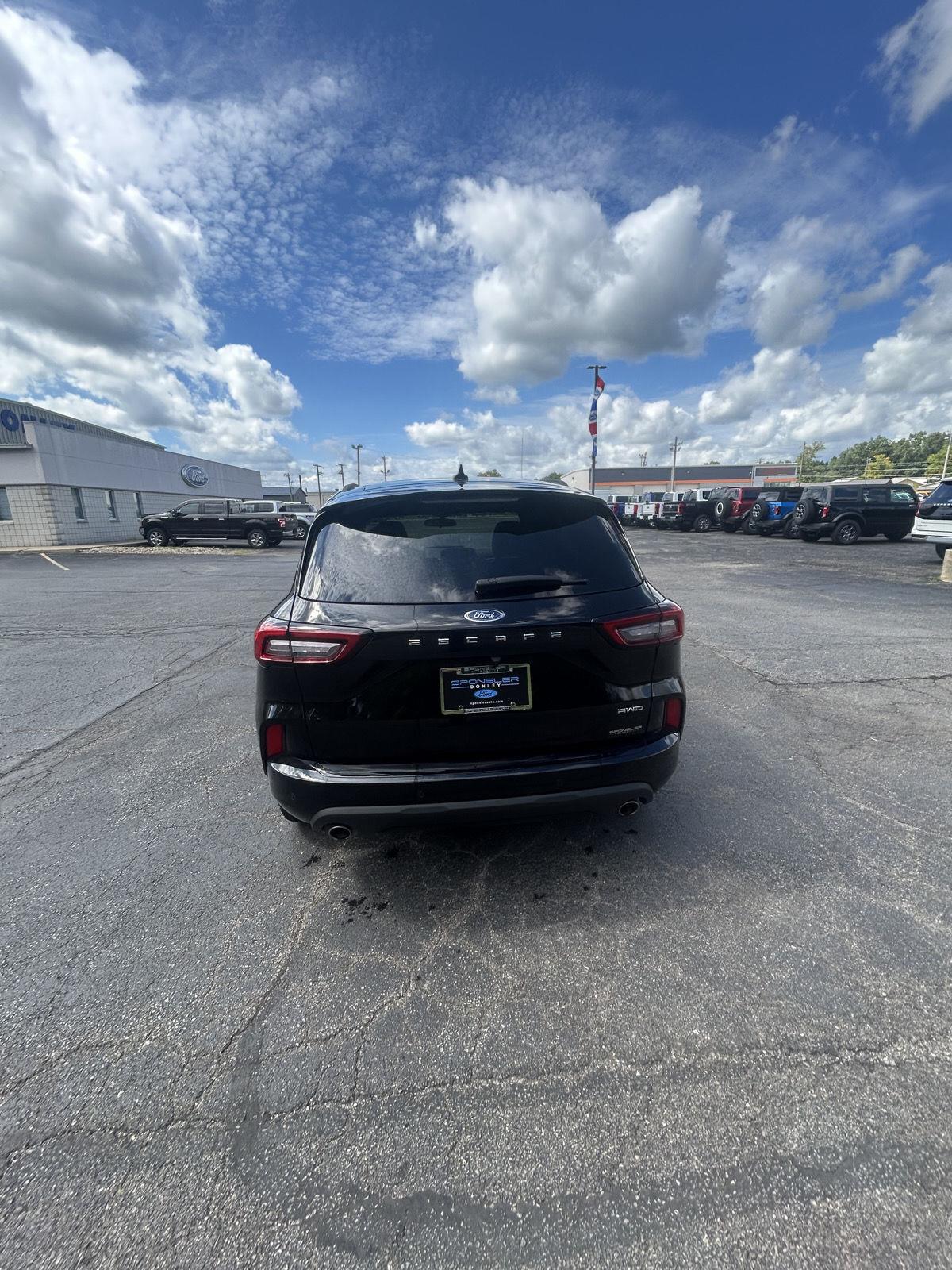 2023 Agate Black Metallic Ford Escape ST-Line AWD SUV