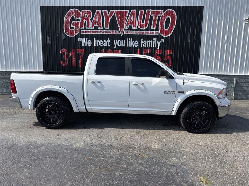 Bright White Clearcoat 2017 RAM 1500 Pickup Truck Four-Wheel Drive 8-Speed Automatic