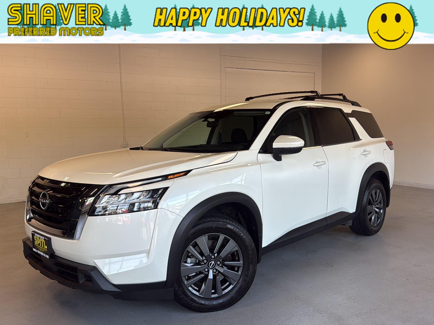 2022 Nissan Pathfinder SV's photo