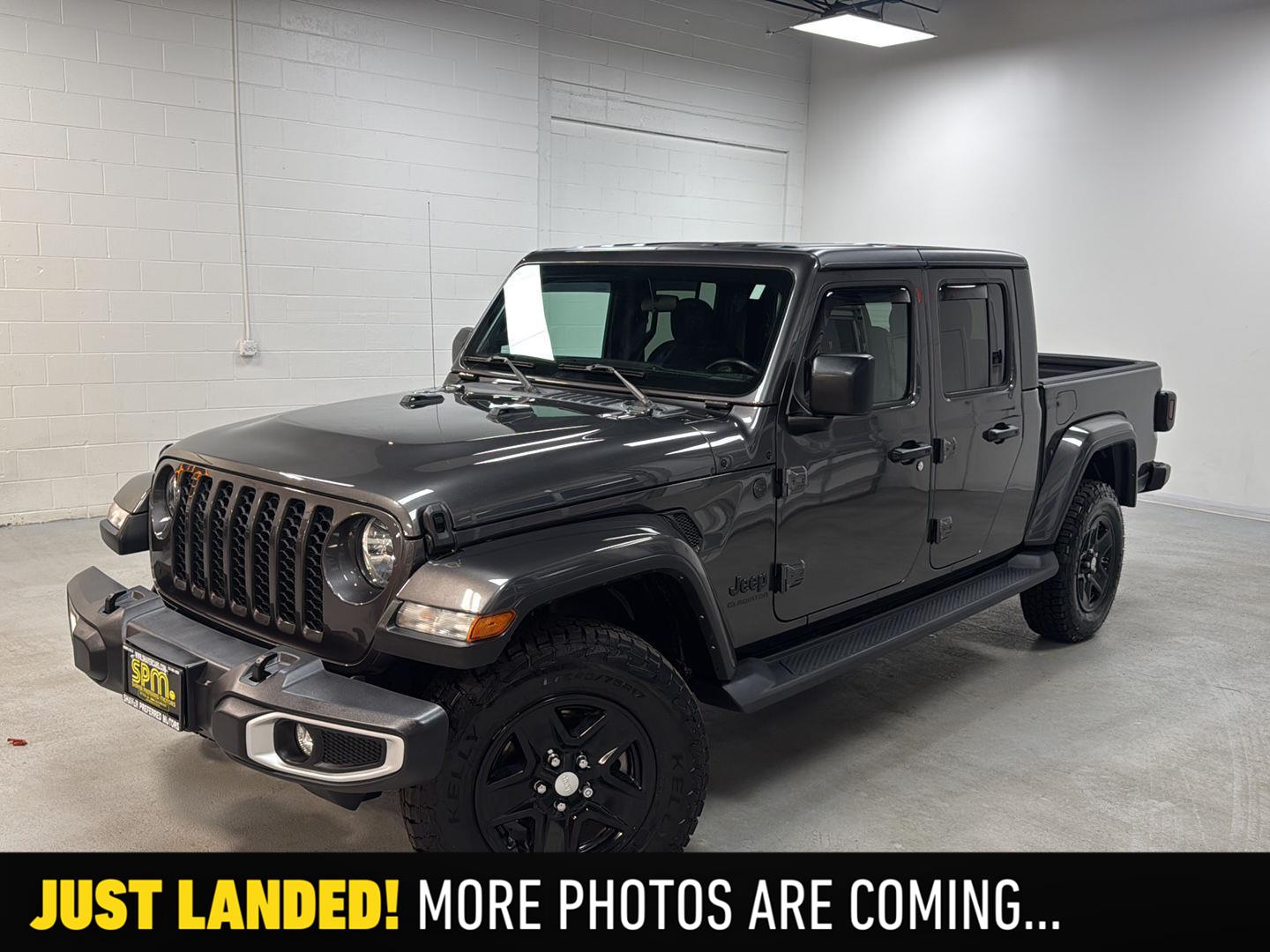 2022 Jeep Gladiator Sport S's photo