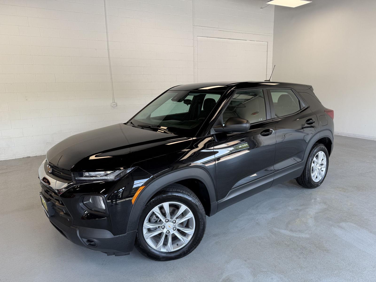 2021 Chevrolet Trailblazer LS photo 3