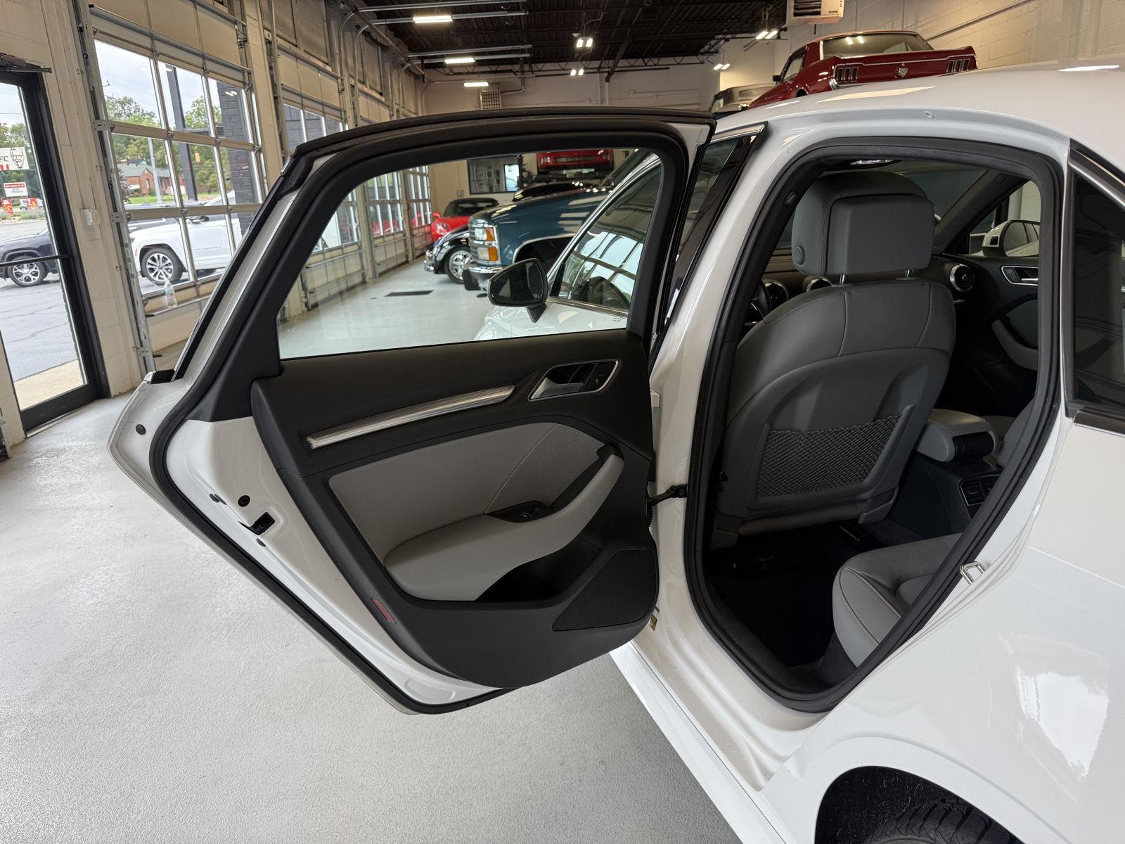 2017 Dodge Grand Caravan SXT photo 38