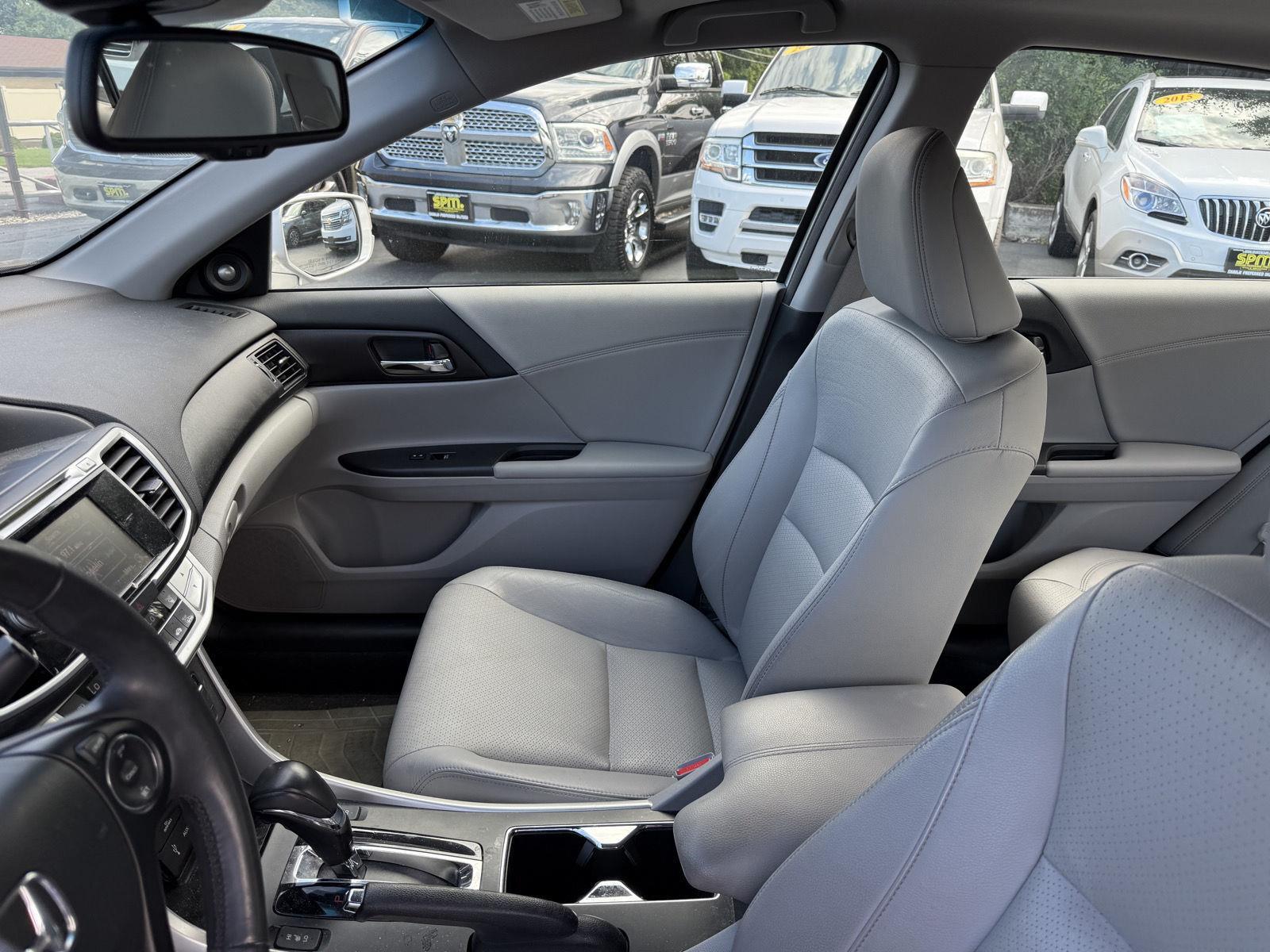 2013 Honda Accord EX-L photo 18
