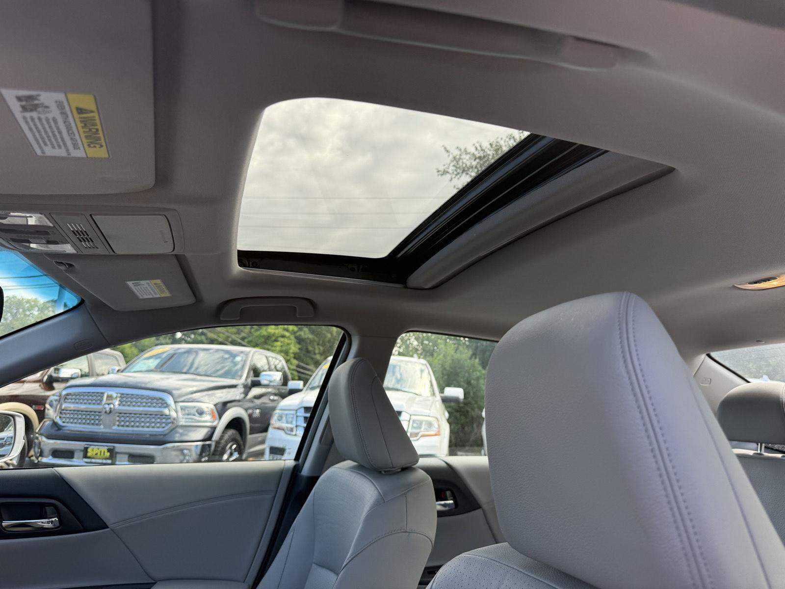 2013 Honda Accord EX-L photo 22