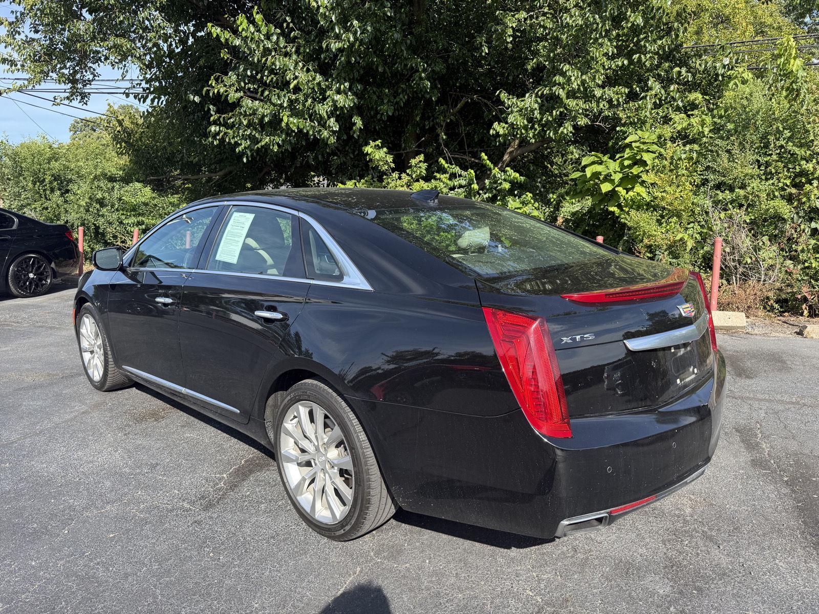 2017 Cadillac XTS Luxury photo 3