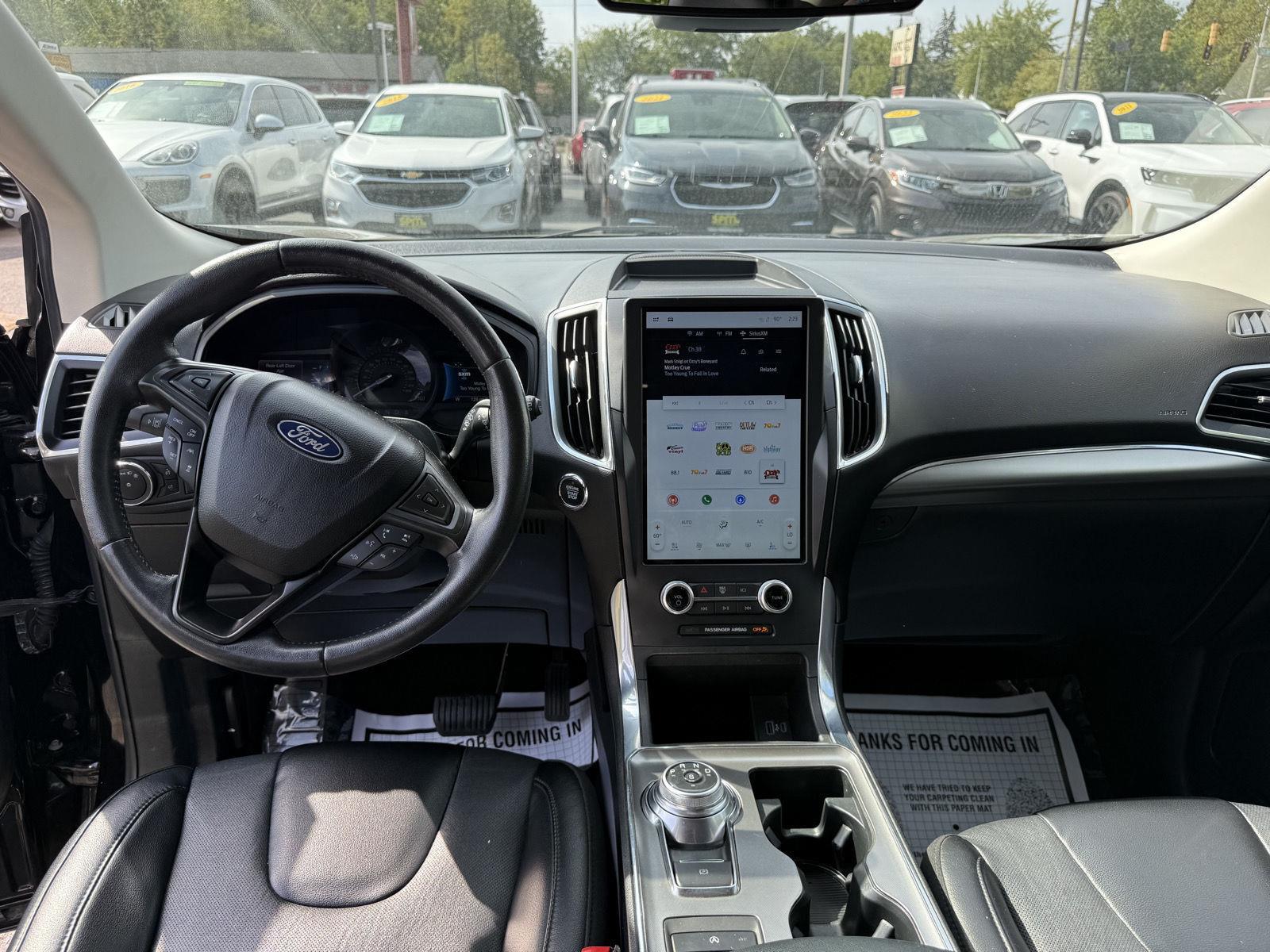 2022 Ford Edge Titanium photo 10