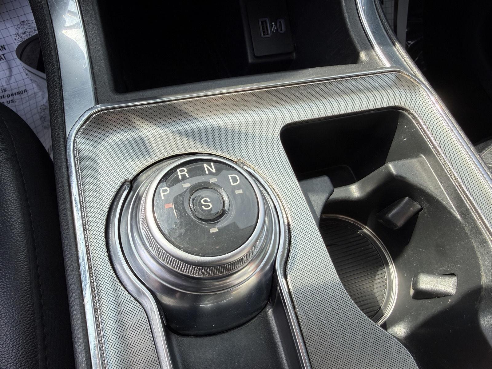 2022 Ford Edge Titanium photo 12