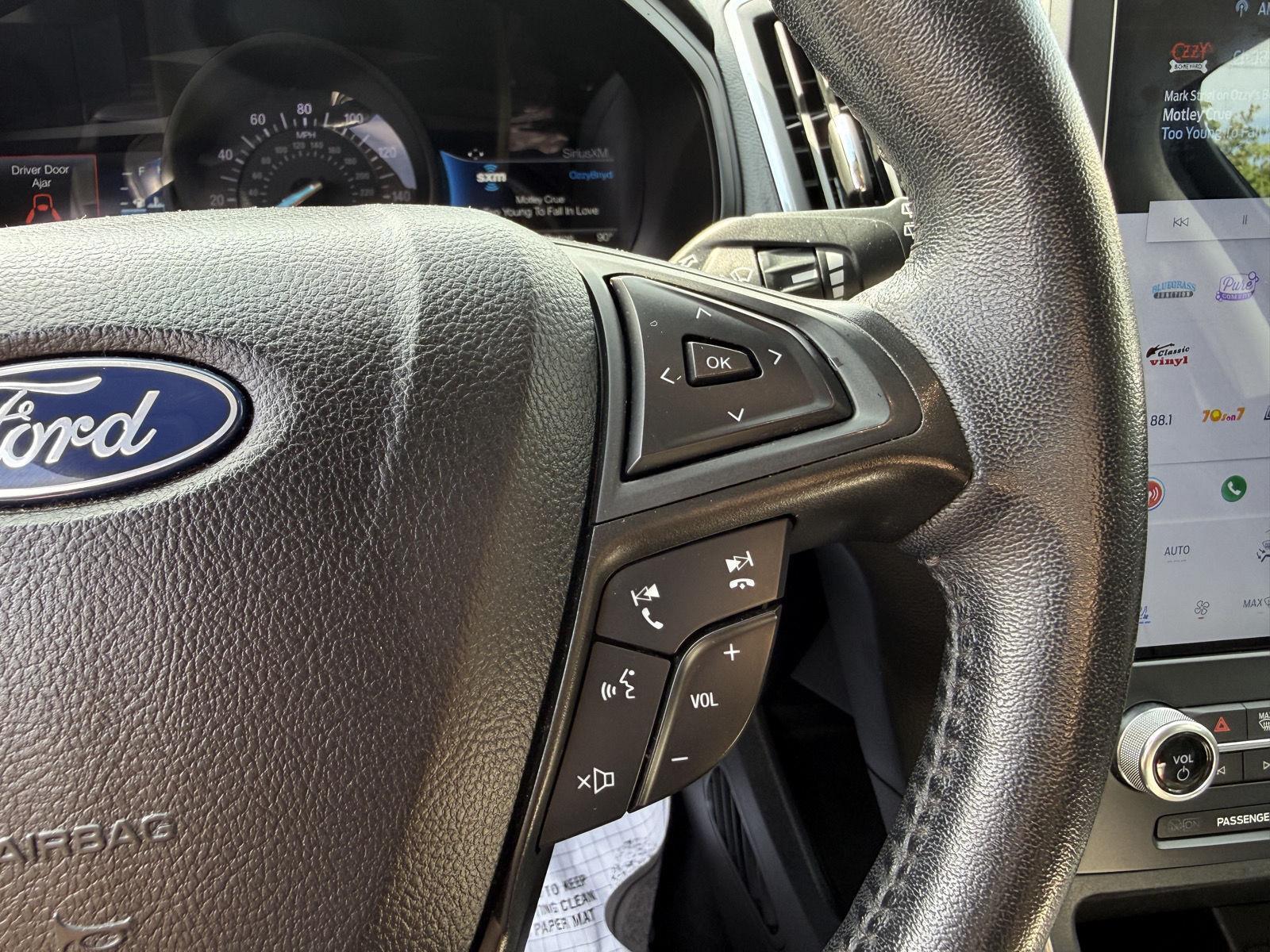 2022 Ford Edge Titanium photo 14