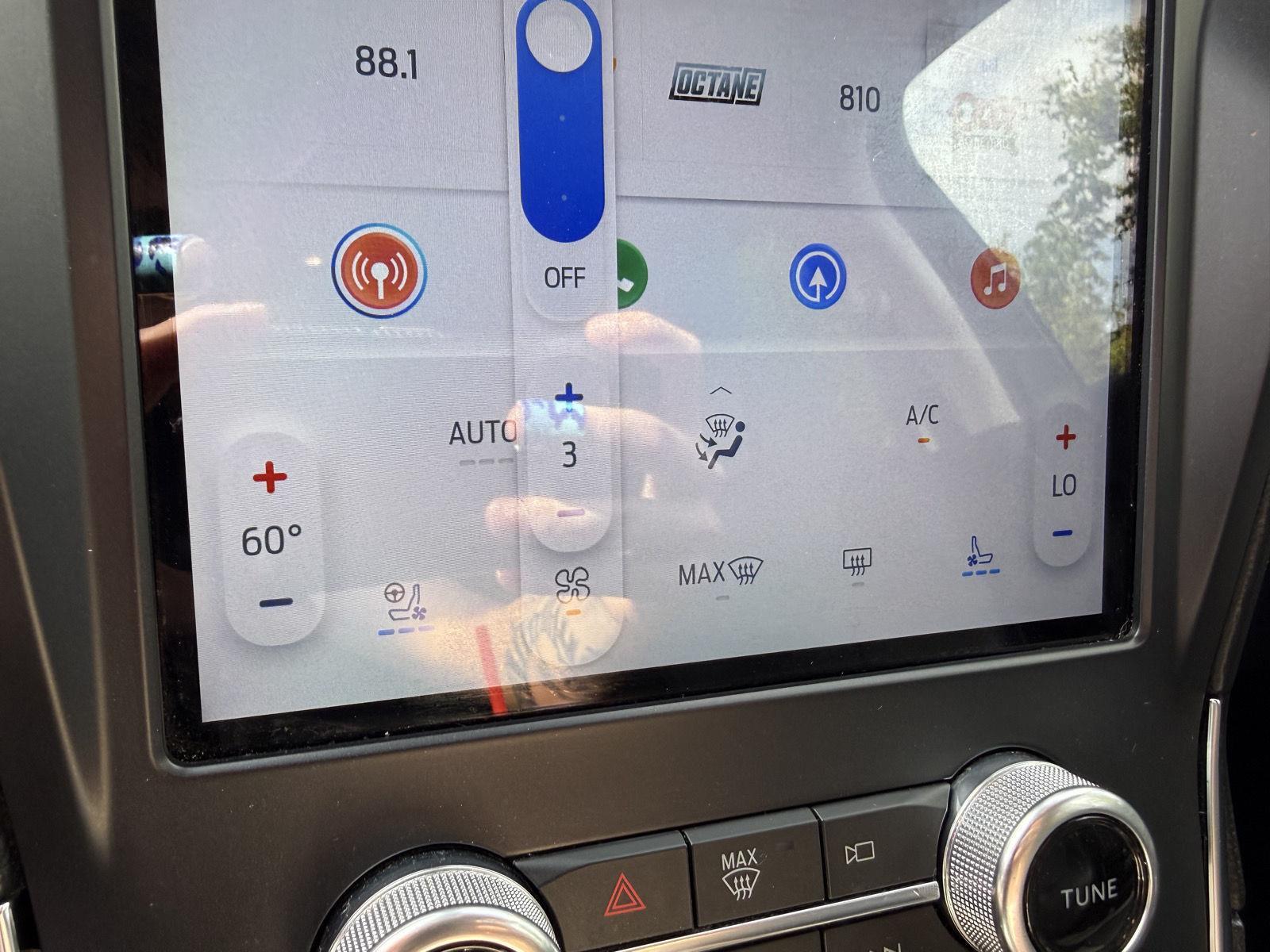 2022 Ford Edge Titanium photo 16
