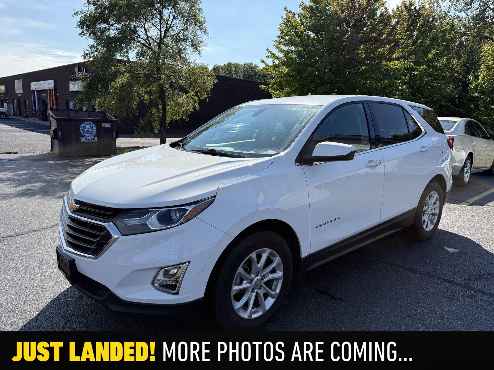 2018 Chevrolet Equinox LT photo 3