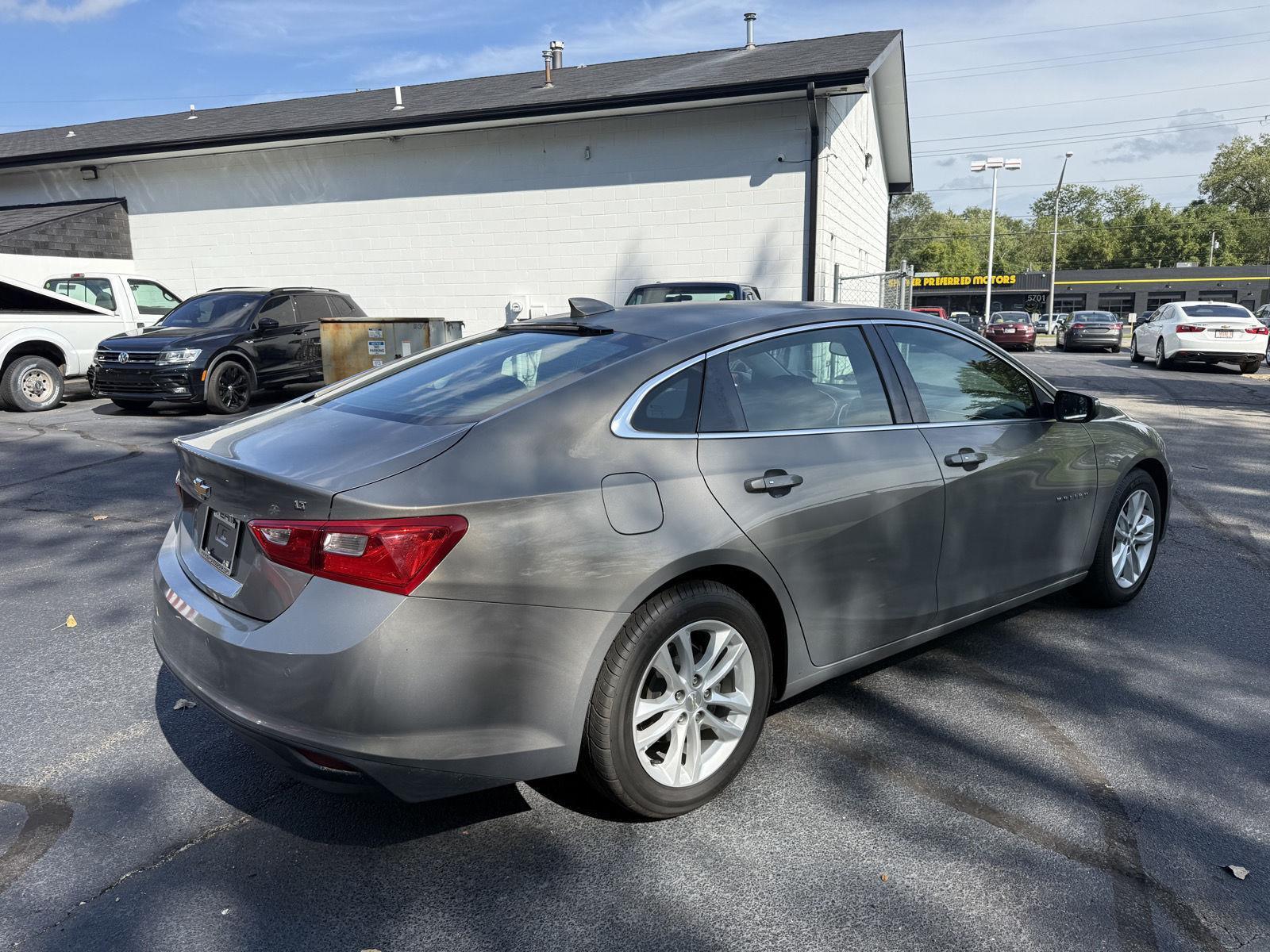 2017 Chevrolet Malibu 1LT photo 6